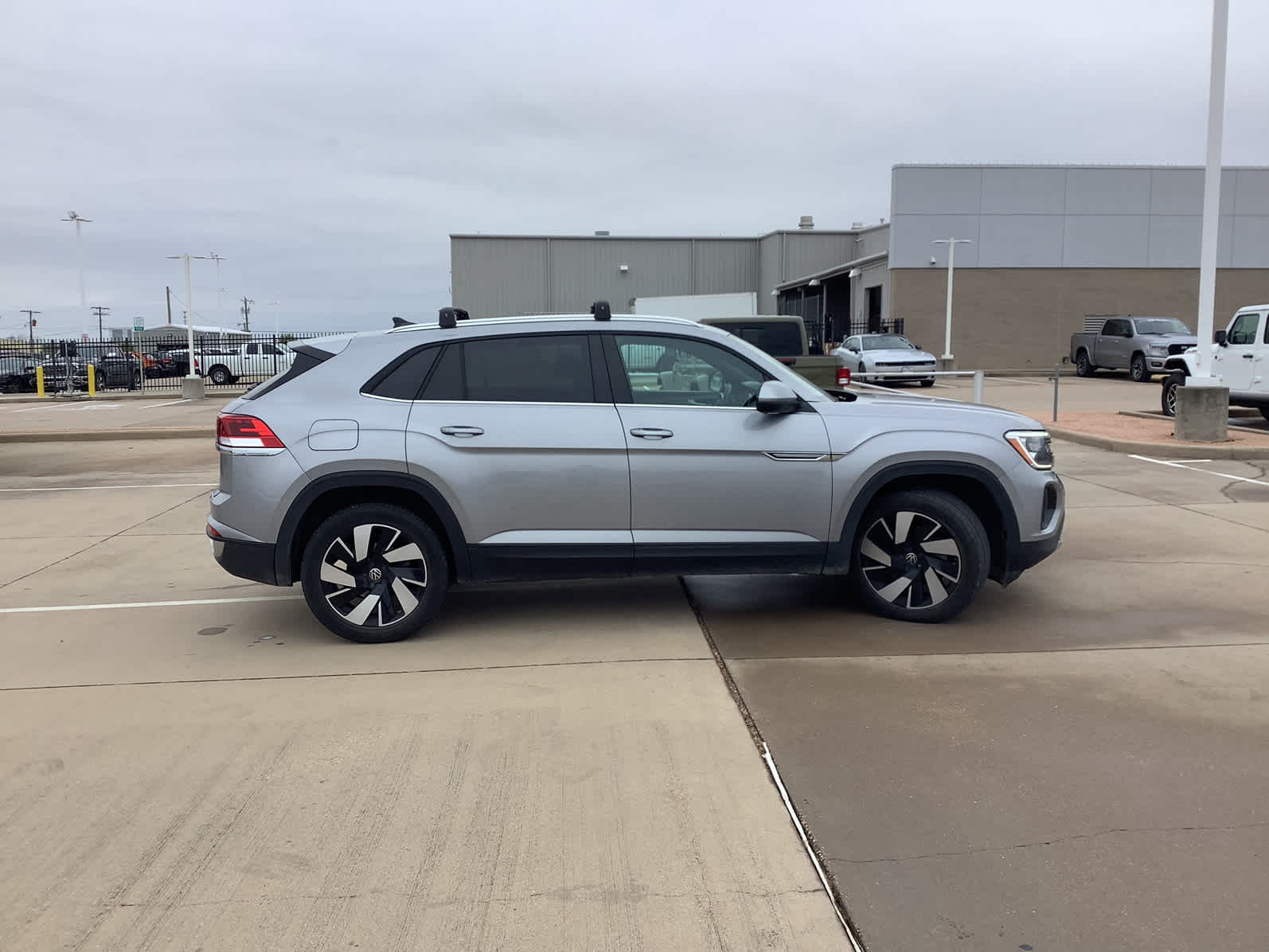 Used Car 2024 Volkswagen Atlas Cross Sport  2.0t Se W/technology For Sale Under $35,000 In Waco, Texas