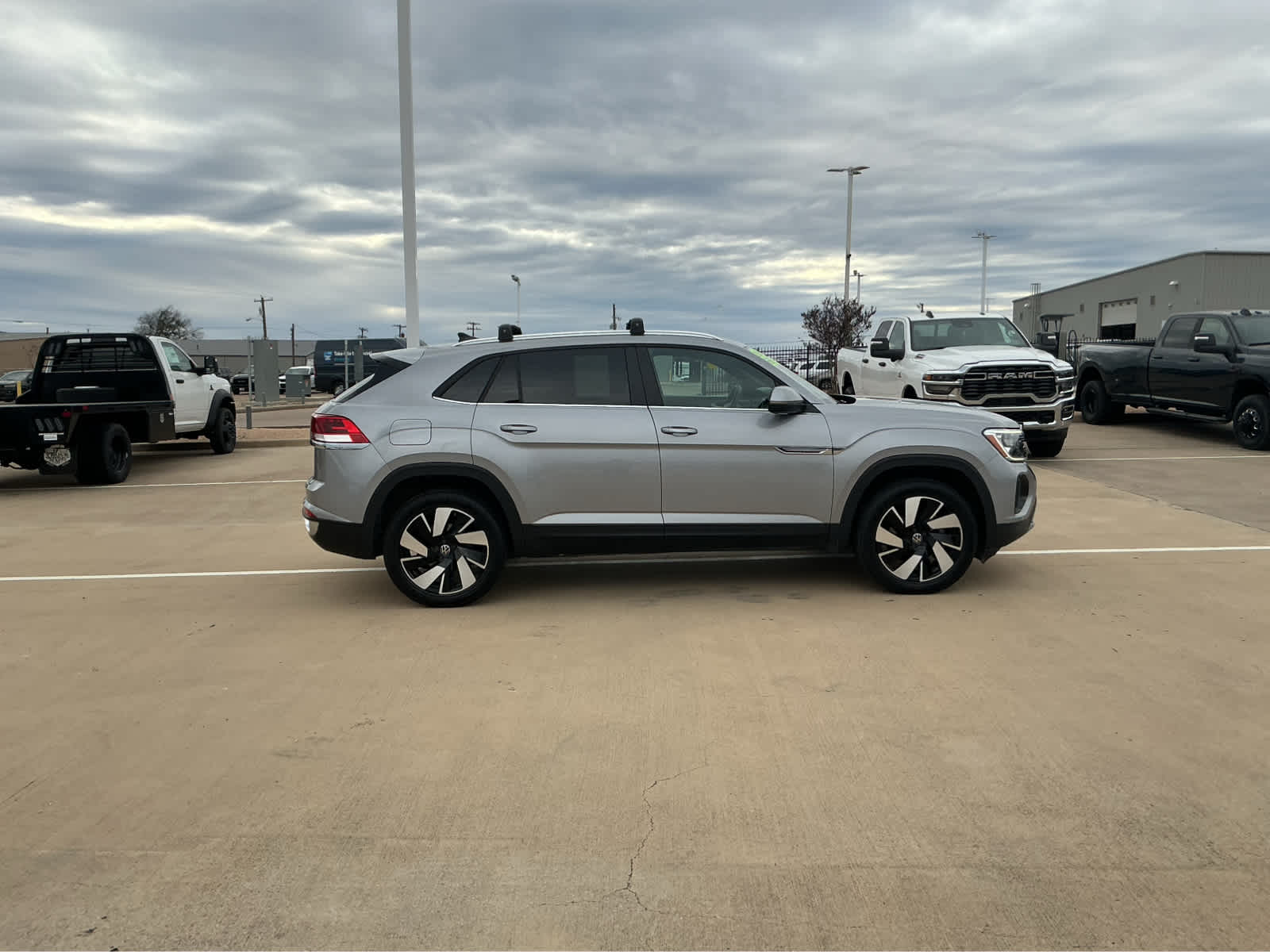 Used Car 2024 Volkswagen Atlas Cross Sport  2.0t Se W/technology For Sale Under $30,000 In Waco, Texas