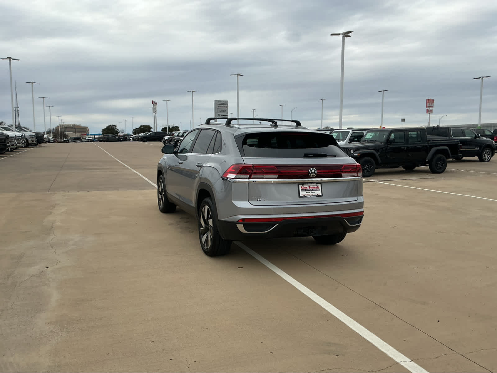 Used Car 2024 Volkswagen Atlas Cross Sport  2.0t Se W/technology For Sale Under $30,000 In Waco, Texas