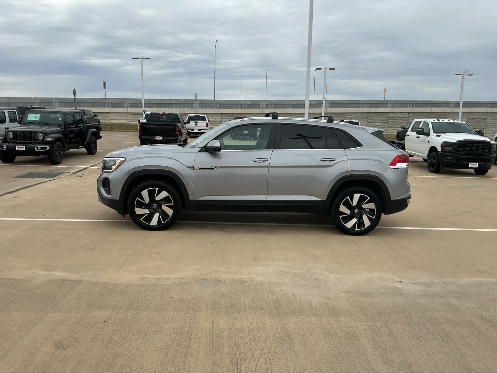 Used Car 2024 Volkswagen Atlas Cross Sport  2.0t Se W/technology For Sale Under $30,000 In Waco, Texas