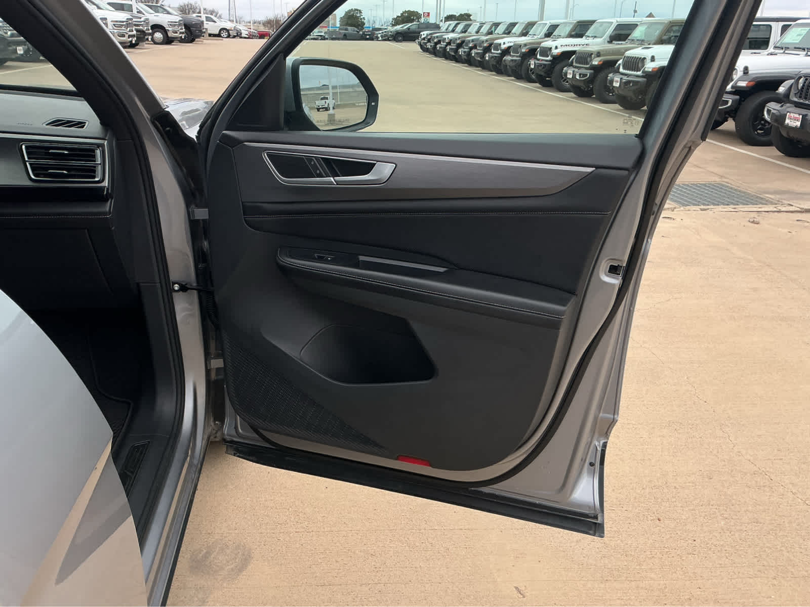 Used Car 2024 Volkswagen Atlas Cross Sport  2.0t Se W/technology For Sale Under $30,000 In Waco, Texas