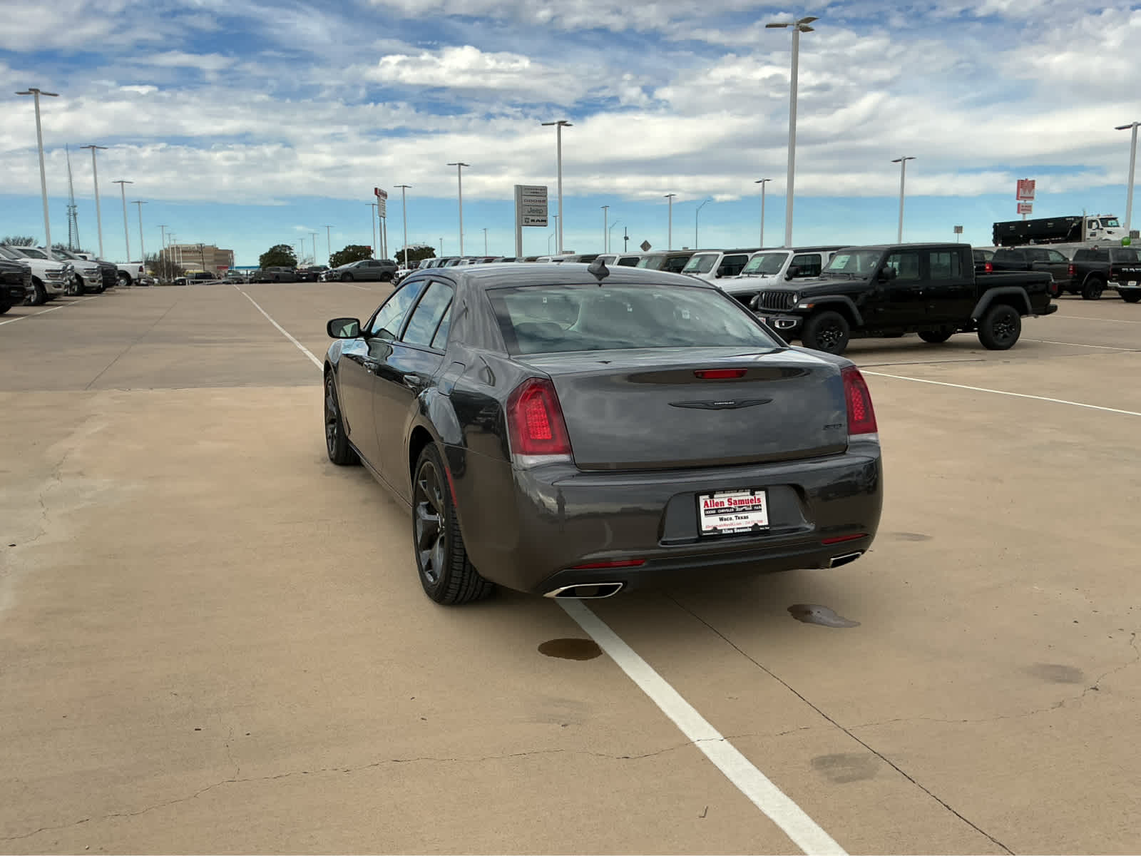 Used Car 2023 Chrysler 300  Touring For Sale Under $30,000 In Waco, Texas