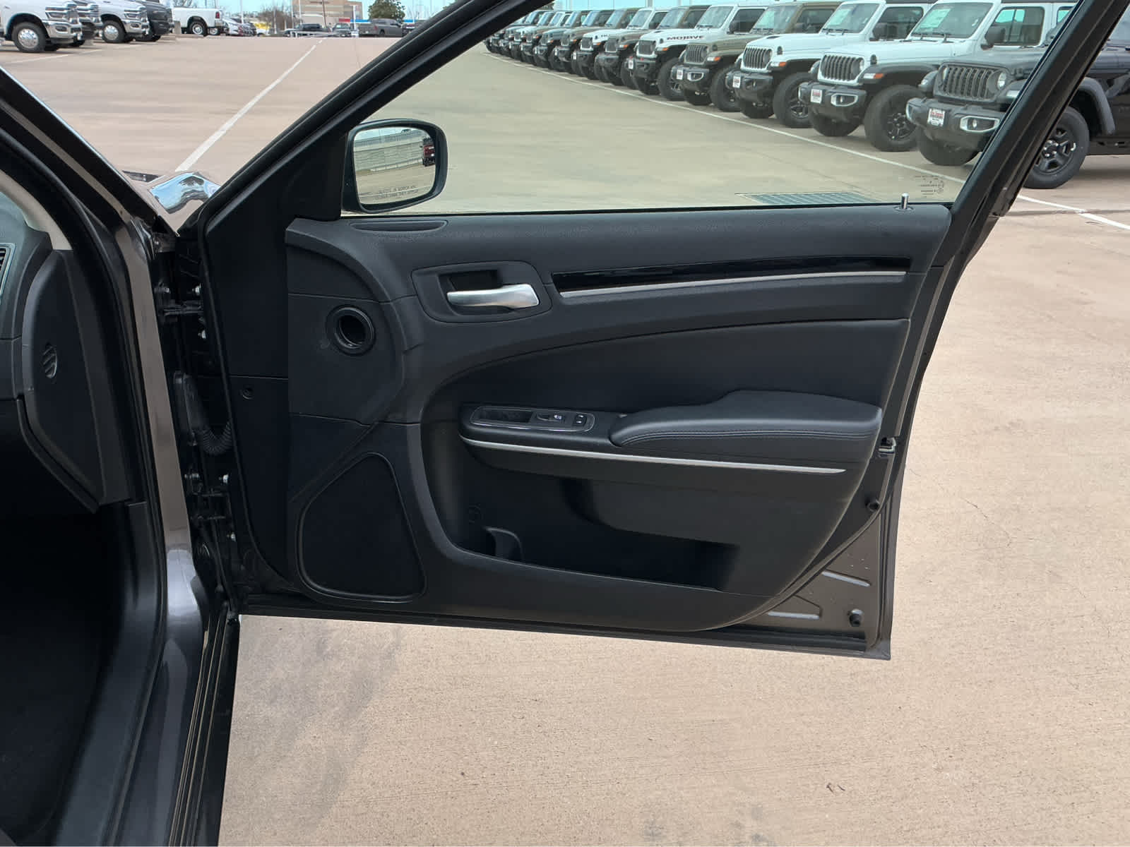 Used Car 2023 Chrysler 300  Touring For Sale Under $30,000 In Waco, Texas