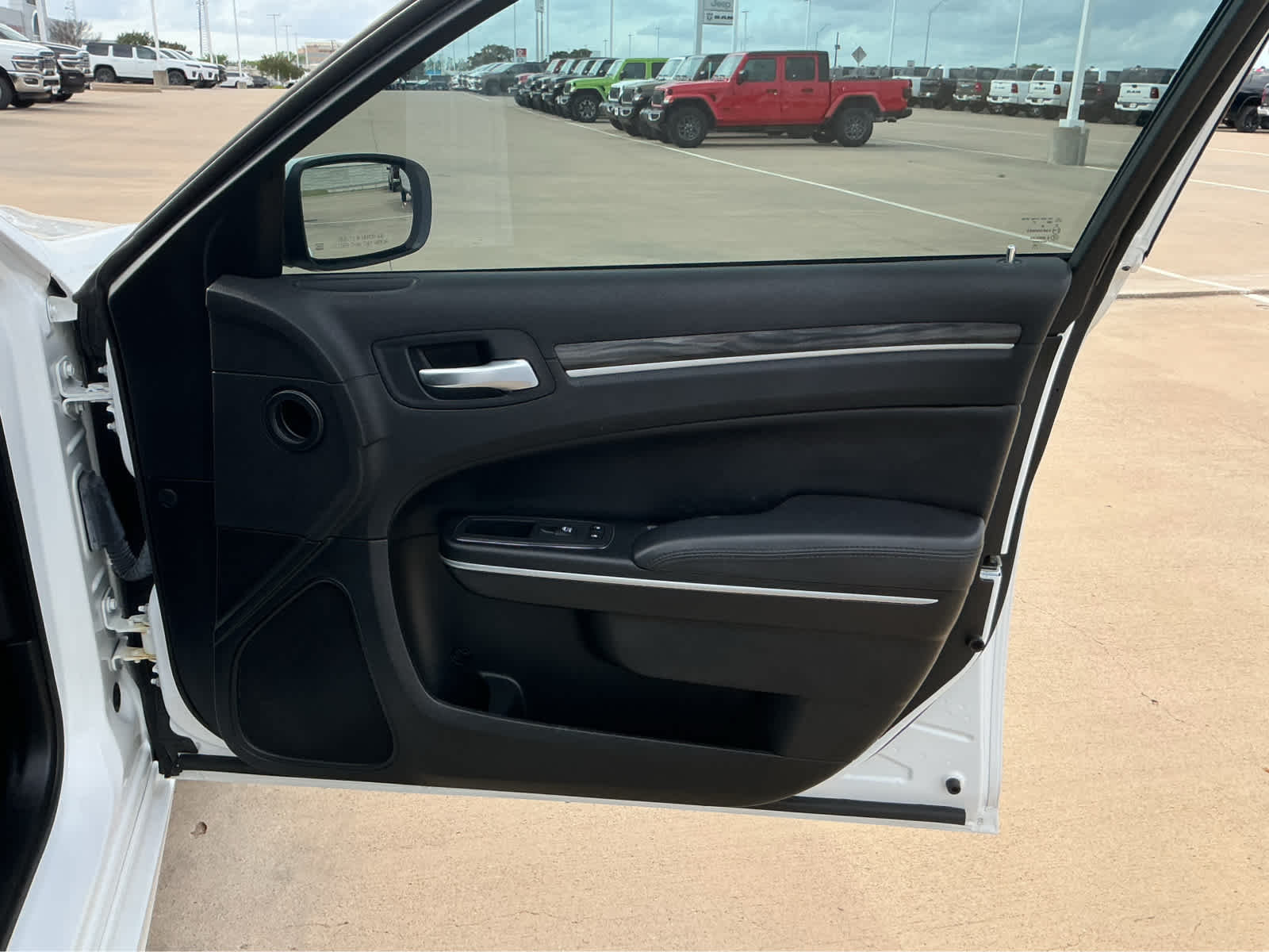 Used Car 2022 Chrysler 300  Touring L For Sale Under $25,000 In Waco, Texas