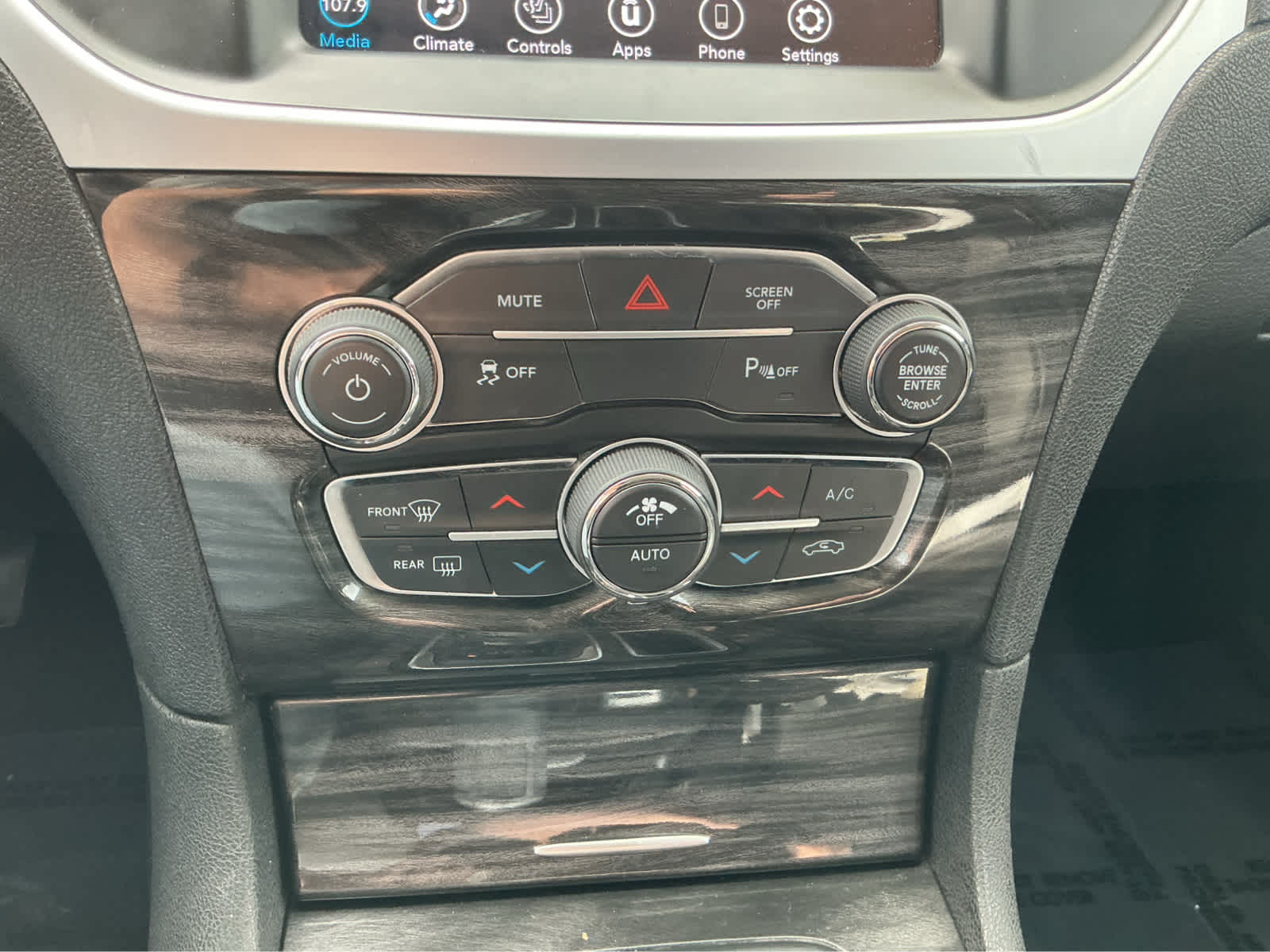 Used Car 2022 Chrysler 300  Touring L For Sale Under $25,000 In Waco, Texas