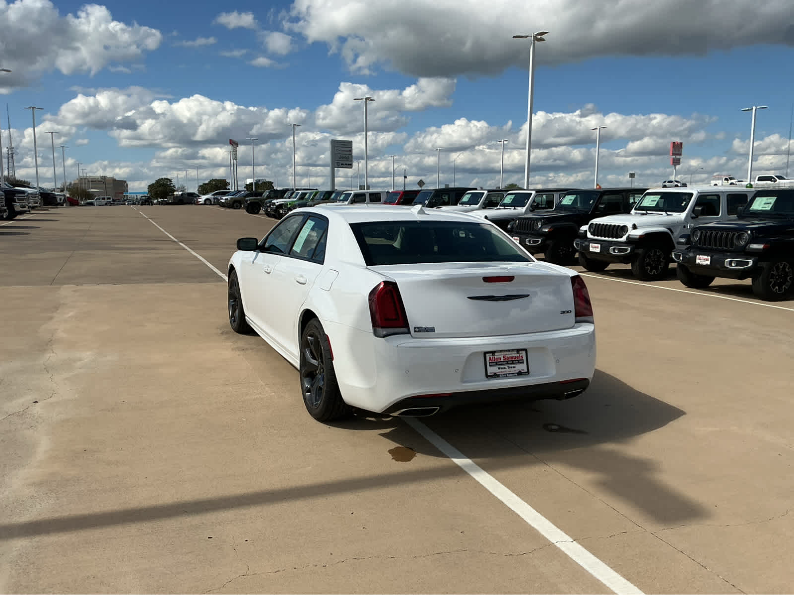 Used Car 2023 Chrysler 300  Touring L For Sale Under $35,000 In Waco, Texas