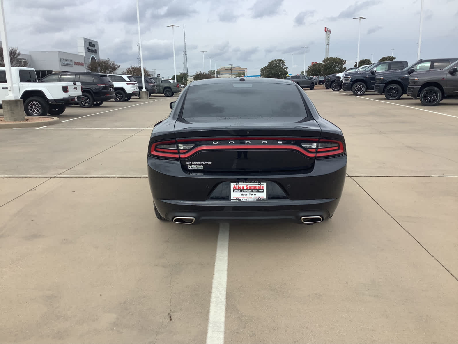 Used Car 2022 Dodge Charger  Sedan 4 Dr. Sxt Rear Wheel Drive For Sale Under $30,000 In Waco, Texas