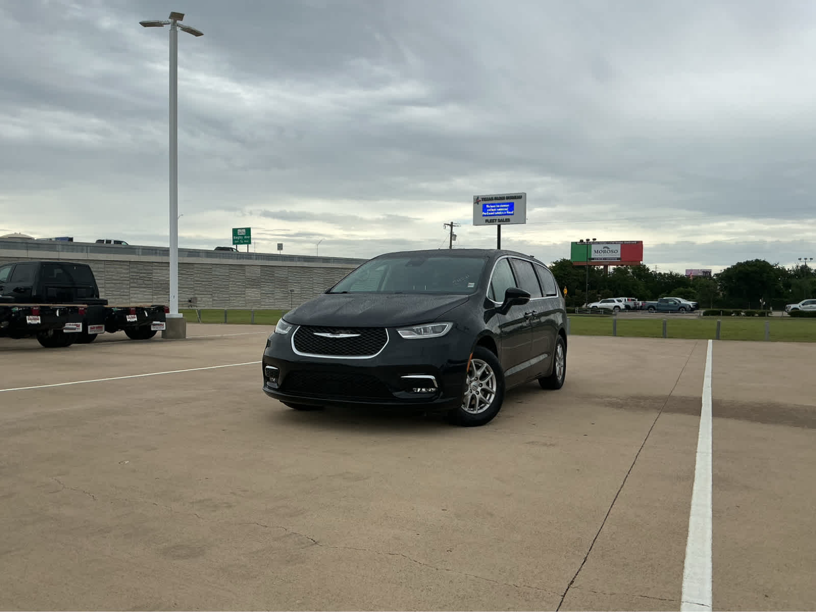 Used Car 2024 Chrysler Pacifica  Touring L For Sale Under $30,000 In Waco, Texas