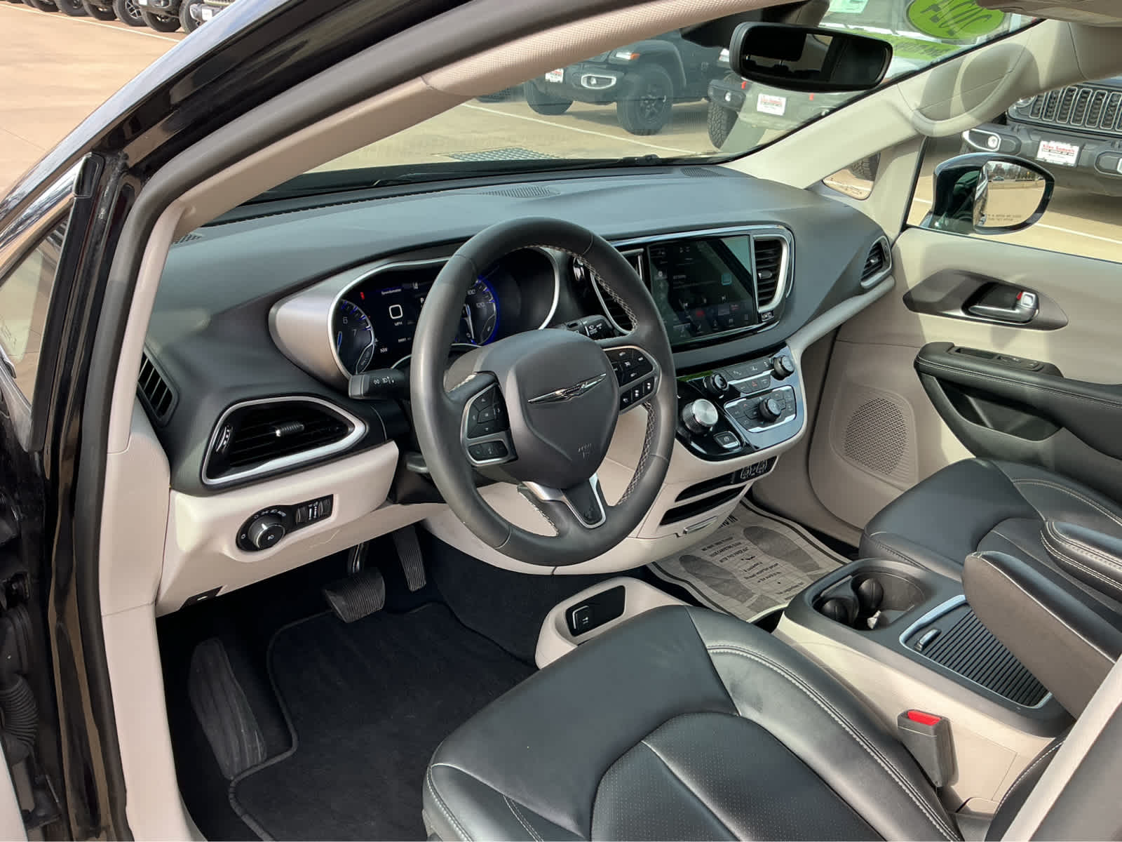 Used Car 2024 Chrysler Pacifica  Touring L For Sale Under $35,000 In Waco, Texas