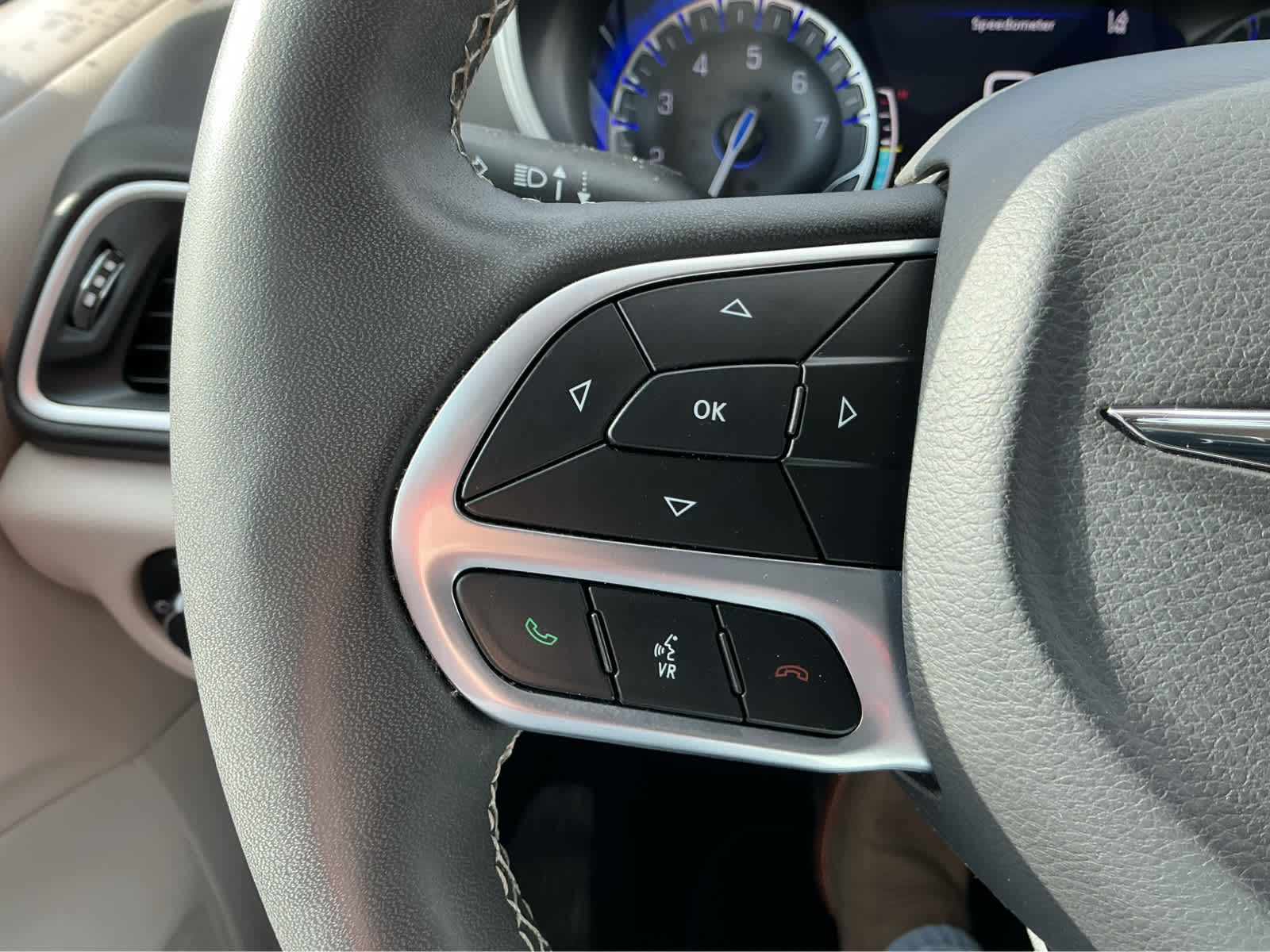 Used Car 2024 Chrysler Pacifica  Touring L For Sale Under $35,000 In Waco, Texas