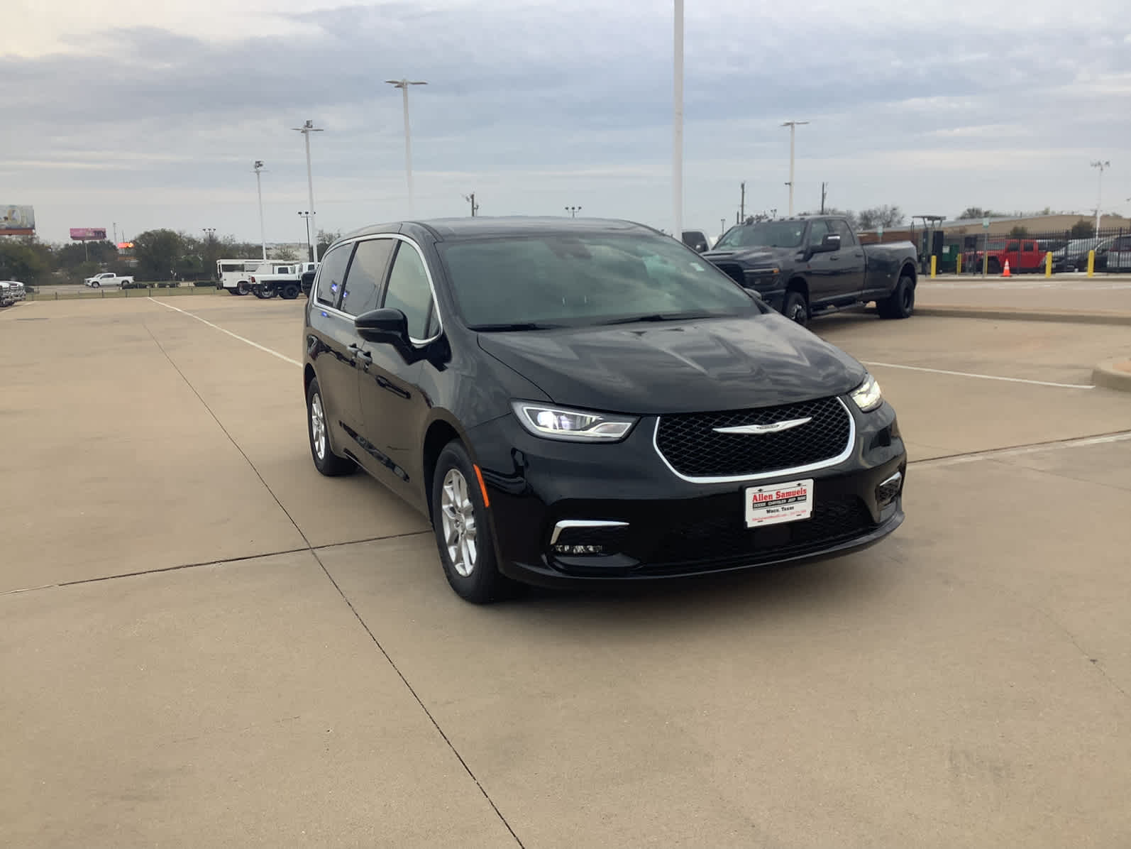 new 2026 Chrysler Pacifica car, priced at $42,917
