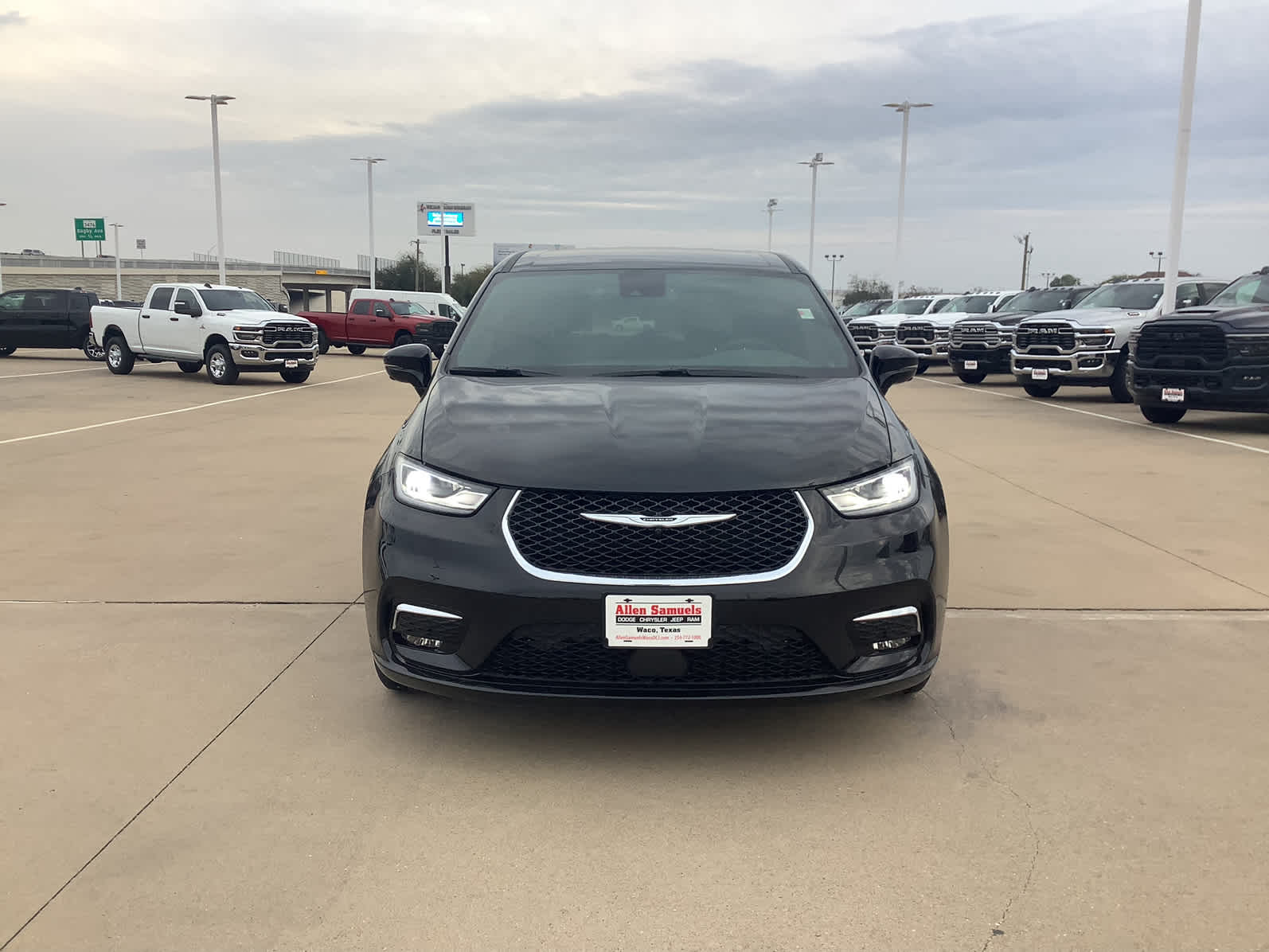 new 2026 Chrysler Pacifica car, priced at $42,917