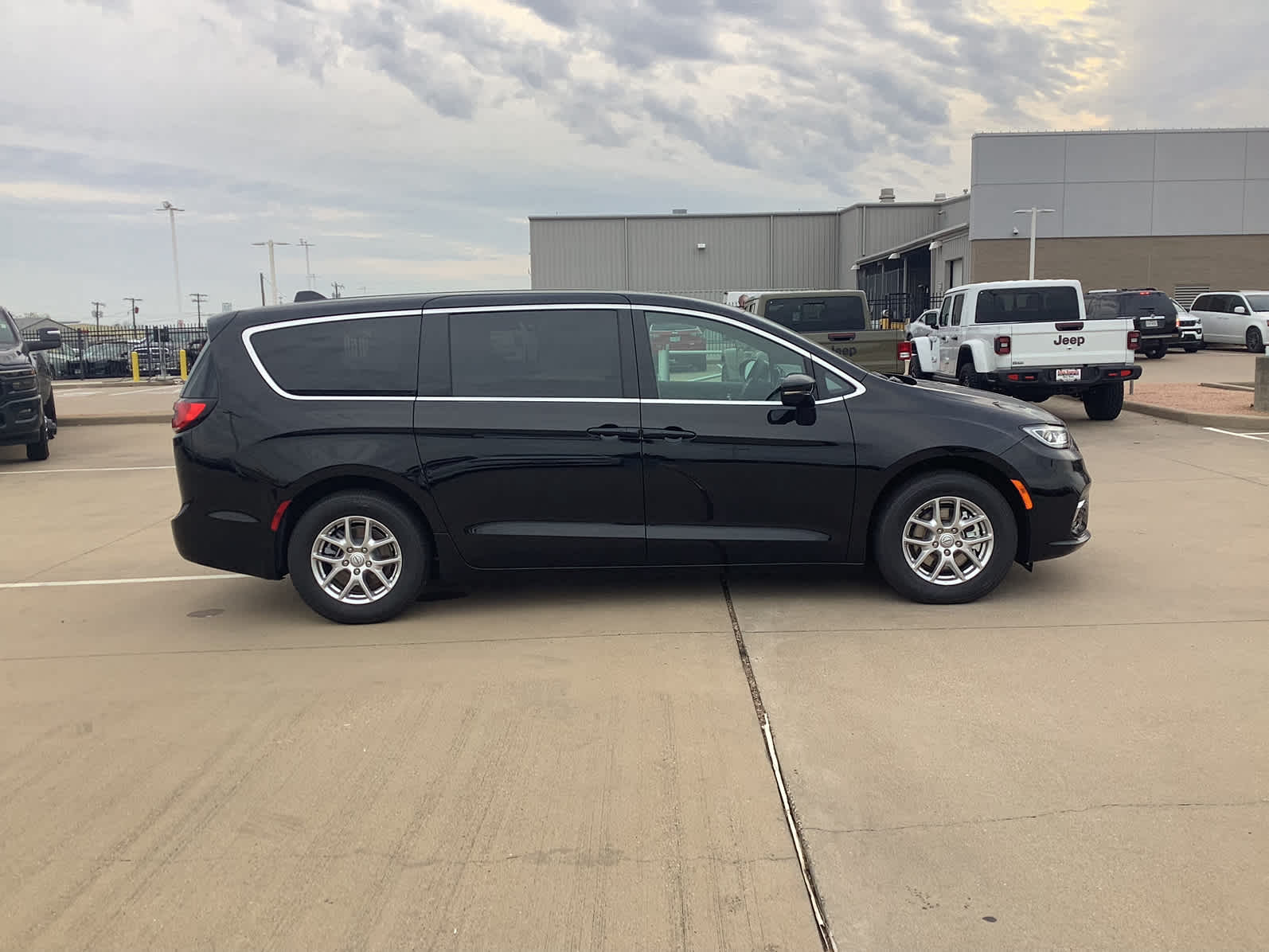 new 2026 Chrysler Pacifica car, priced at $42,917