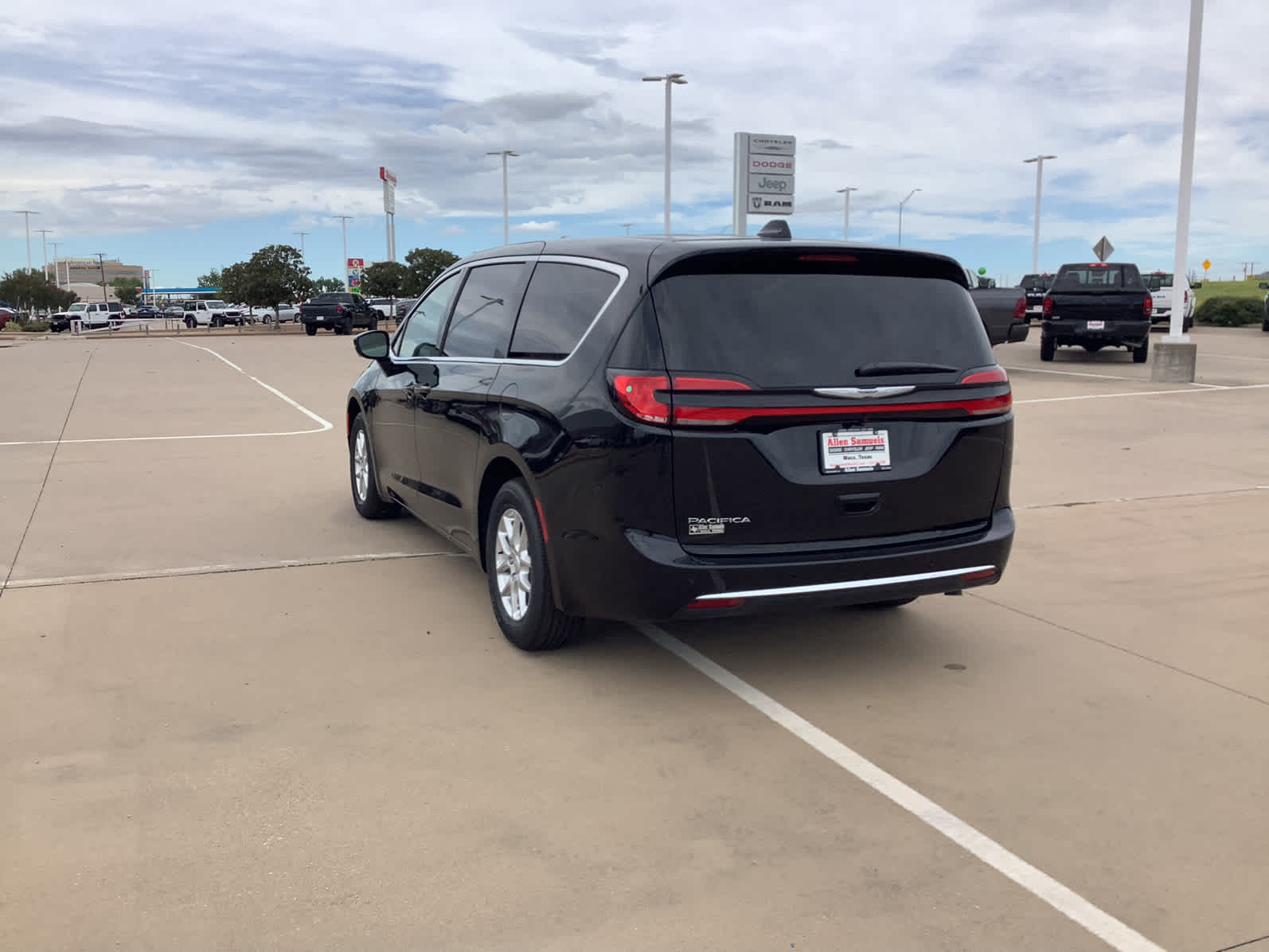 new 2026 Chrysler Pacifica car, priced at $41,955