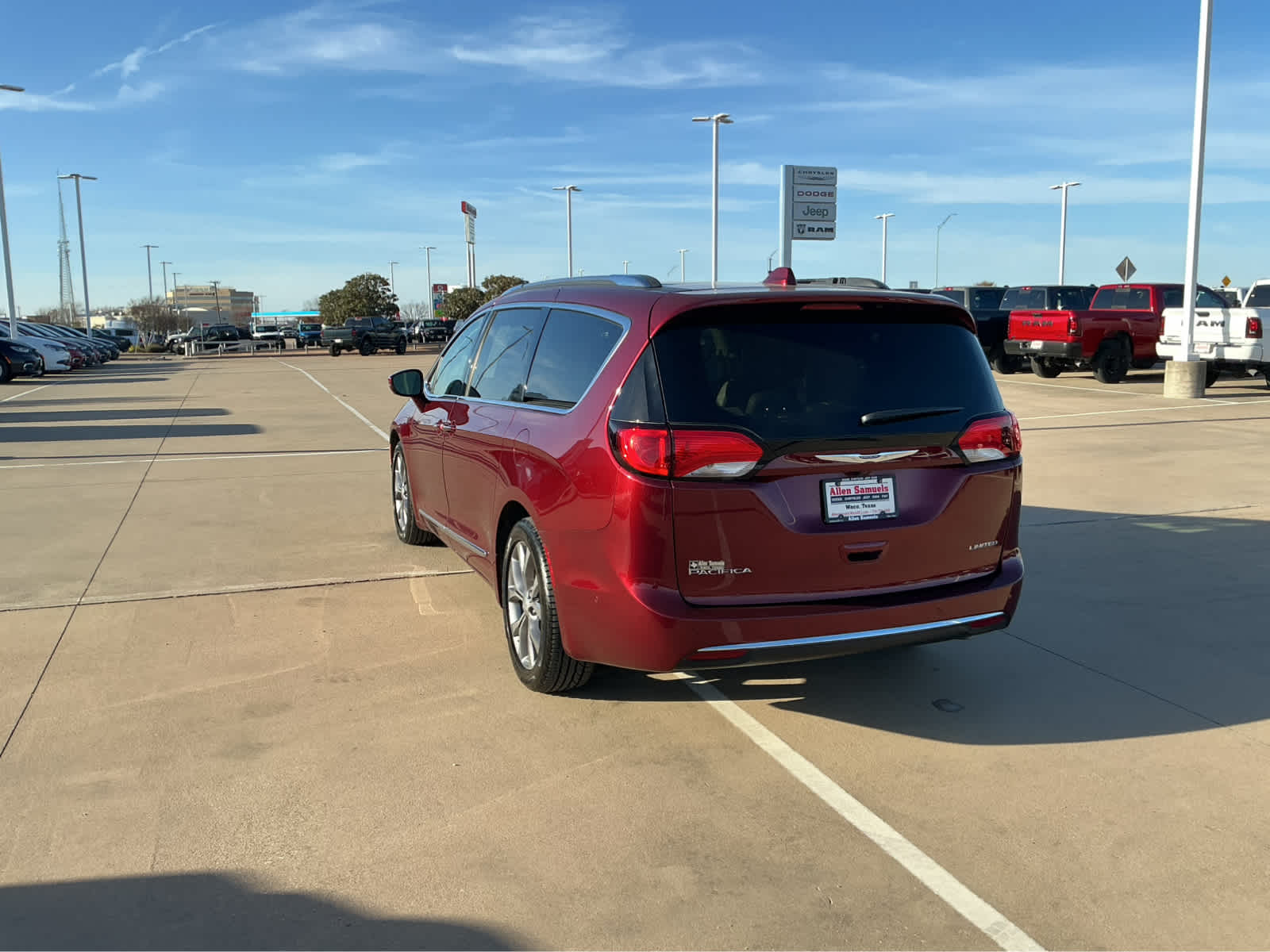Used Car 2019 Chrysler Pacifica  Limited For Sale Under $20,000 In Waco, Texas