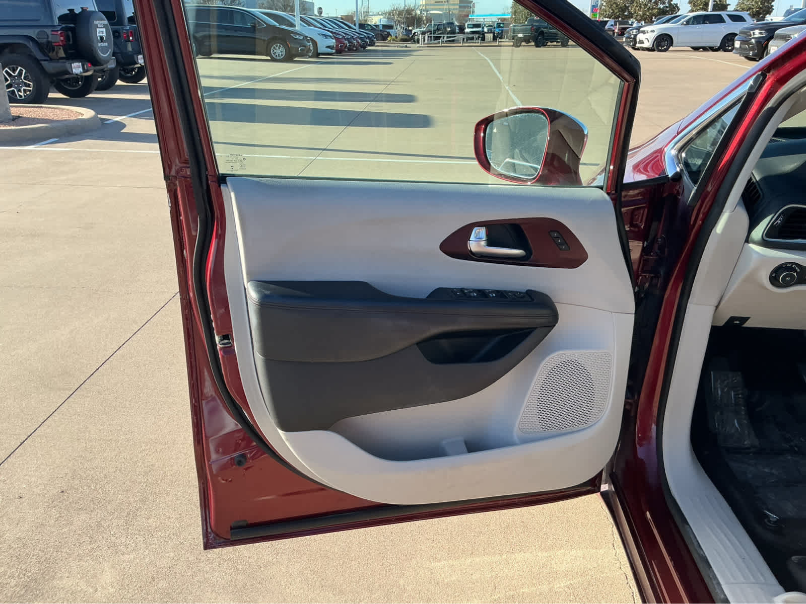 Used Car 2019 Chrysler Pacifica  Limited For Sale Under $20,000 In Waco, Texas