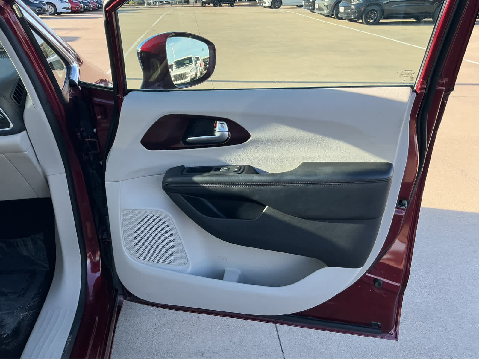 Used Car 2019 Chrysler Pacifica  Limited For Sale Under $20,000 In Waco, Texas