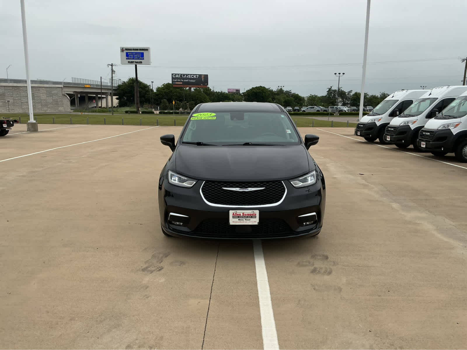 Used Car 2023 Chrysler Pacifica  Hybrid Touring L For Sale Under $35,000 In Waco, Texas
