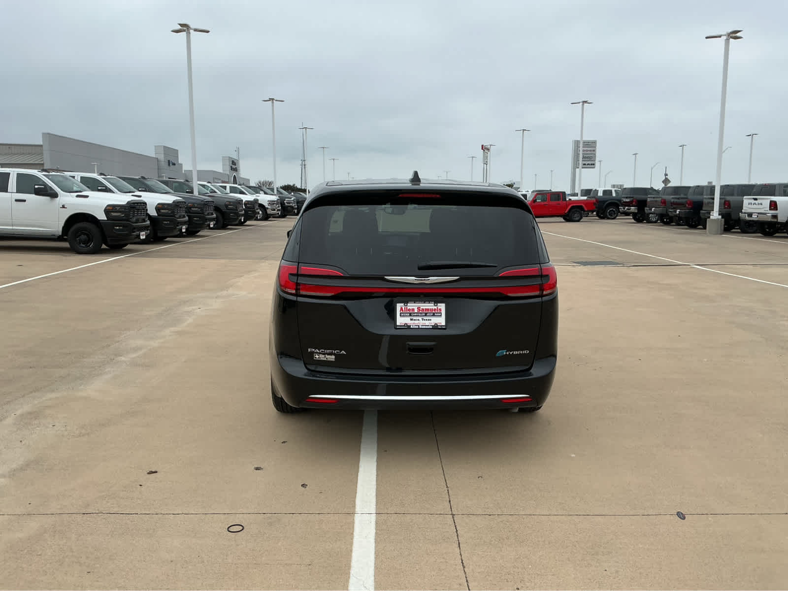 Used Car 2023 Chrysler Pacifica  Hybrid Touring L For Sale Under $35,000 In Waco, Texas