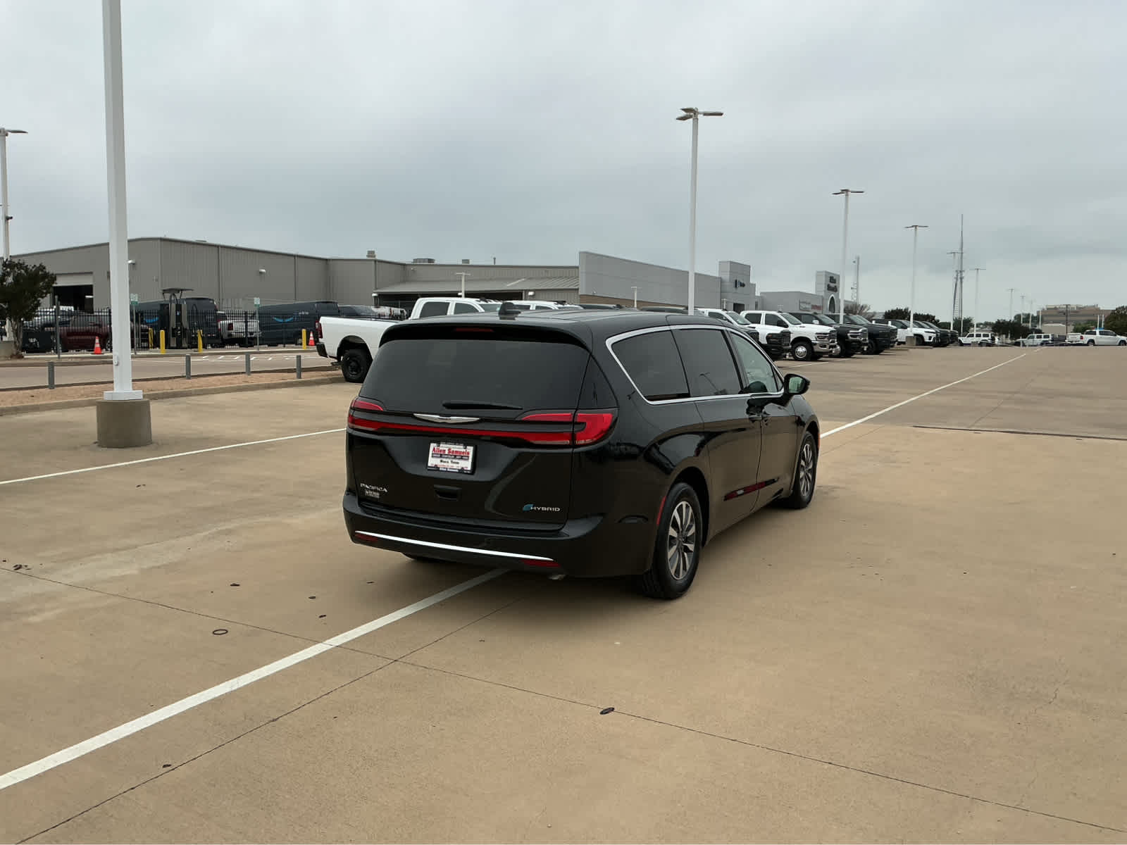 Used Car 2023 Chrysler Pacifica  Hybrid Touring L For Sale Under $35,000 In Waco, Texas