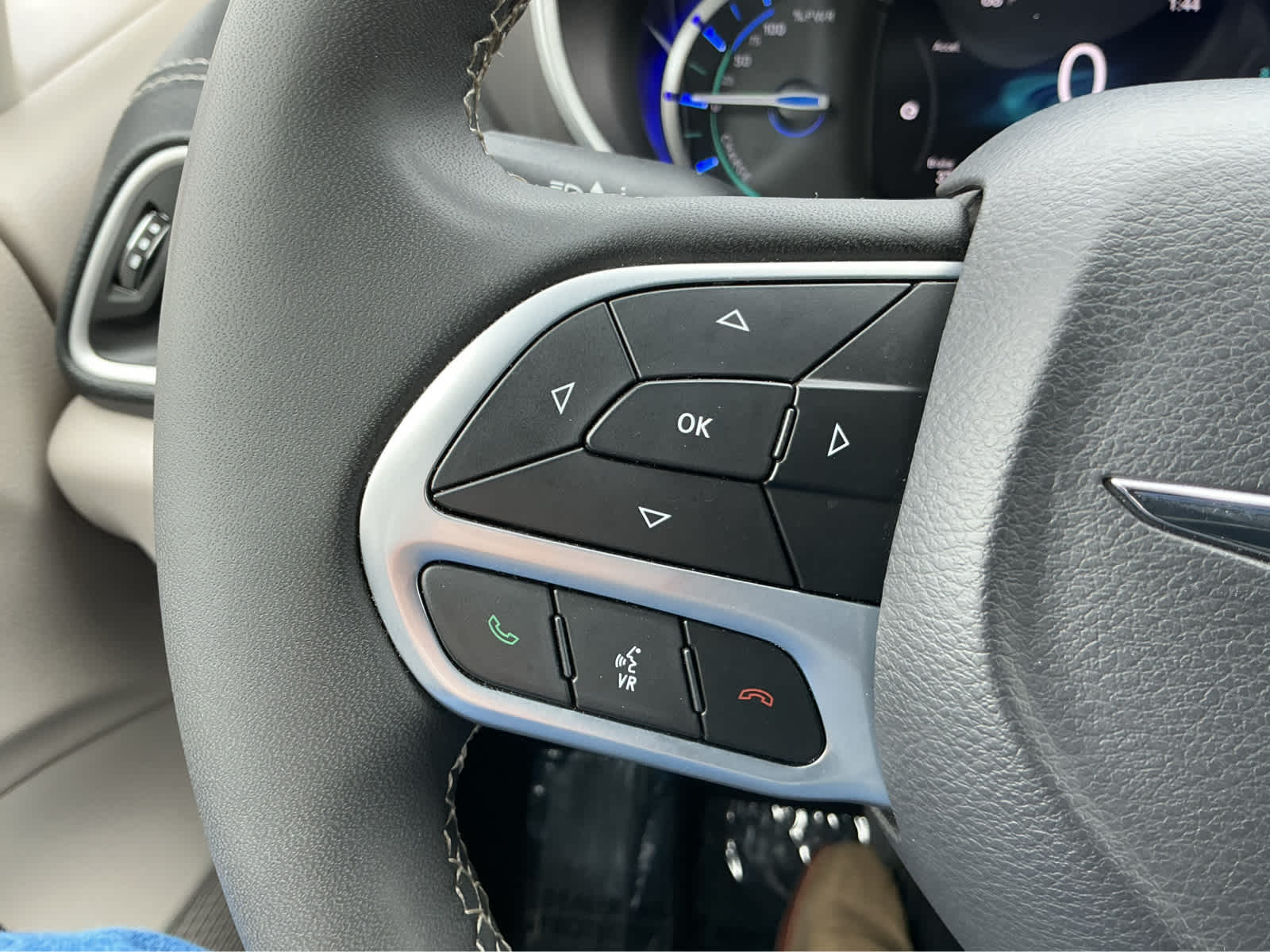 Used Car 2023 Chrysler Pacifica  Hybrid Touring L For Sale Under $35,000 In Waco, Texas