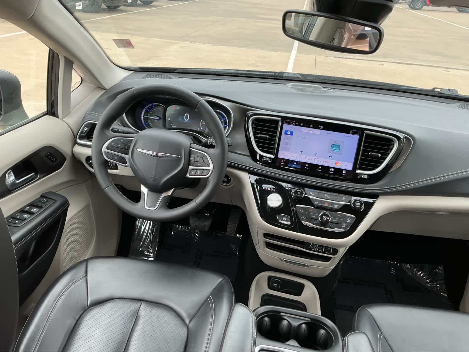 Used Car 2023 Chrysler Pacifica  Hybrid Touring L For Sale Under $35,000 In Waco, Texas