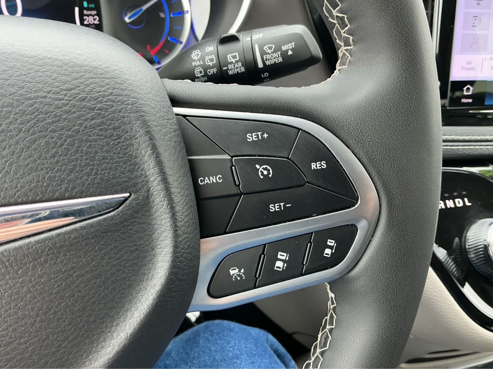 Used Car 2023 Chrysler Pacifica  Hybrid Touring L For Sale Under $35,000 In Waco, Texas