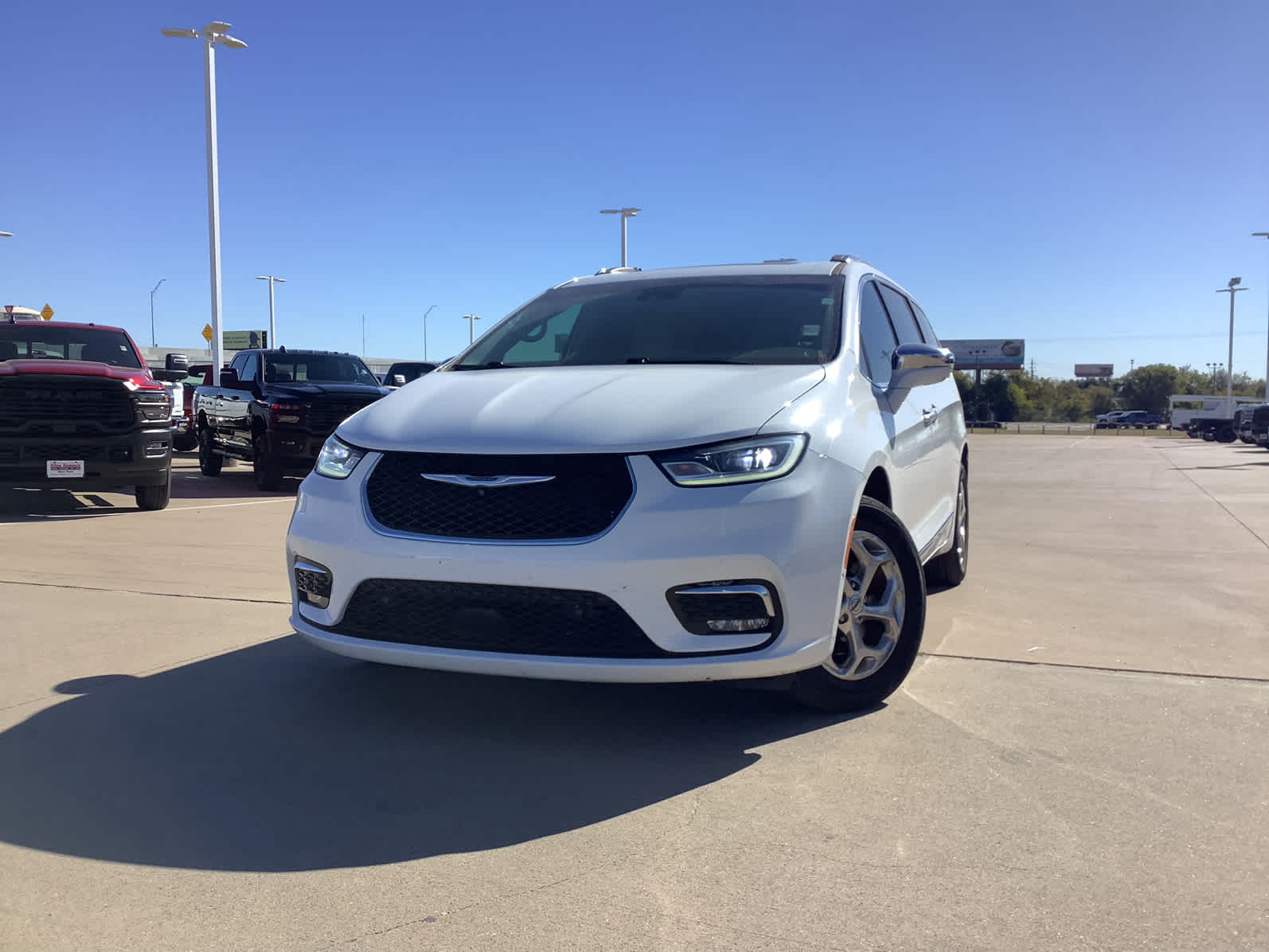 Used Car 2021 Chrysler Pacifica  Limited For Sale Under $35,000 In Waco, Texas