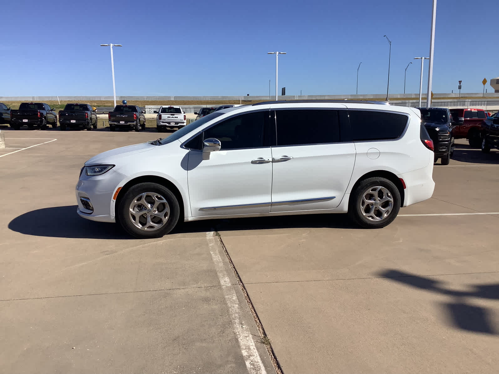 Used Car 2021 Chrysler Pacifica  Limited For Sale Under $35,000 In Waco, Texas