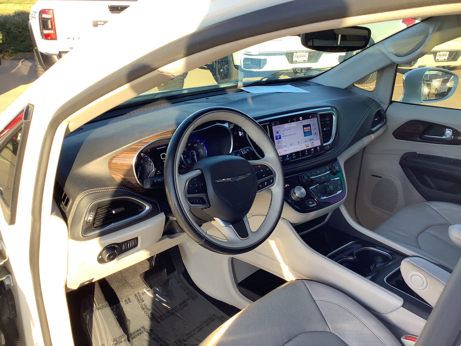 Used Car 2021 Chrysler Pacifica  Limited For Sale Under $30,000 In Waco, Texas