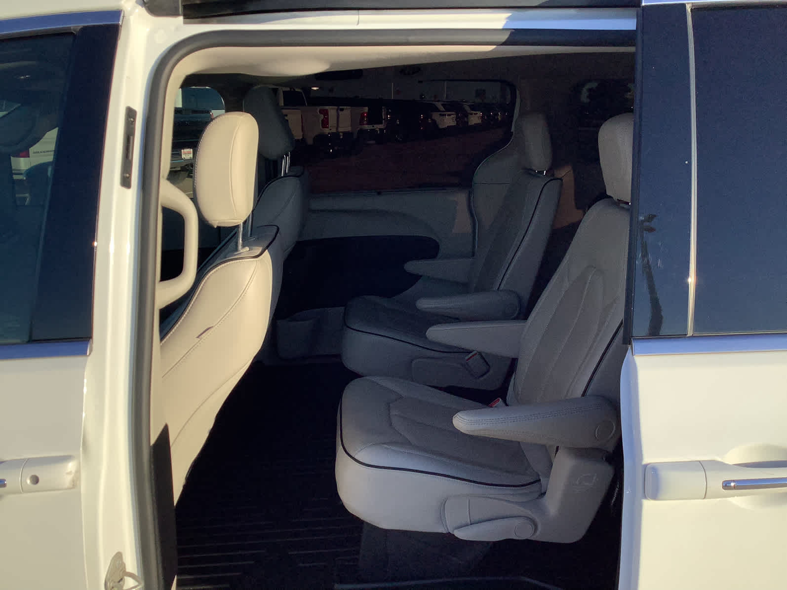 Used Car 2021 Chrysler Pacifica  Limited For Sale Under $30,000 In Waco, Texas