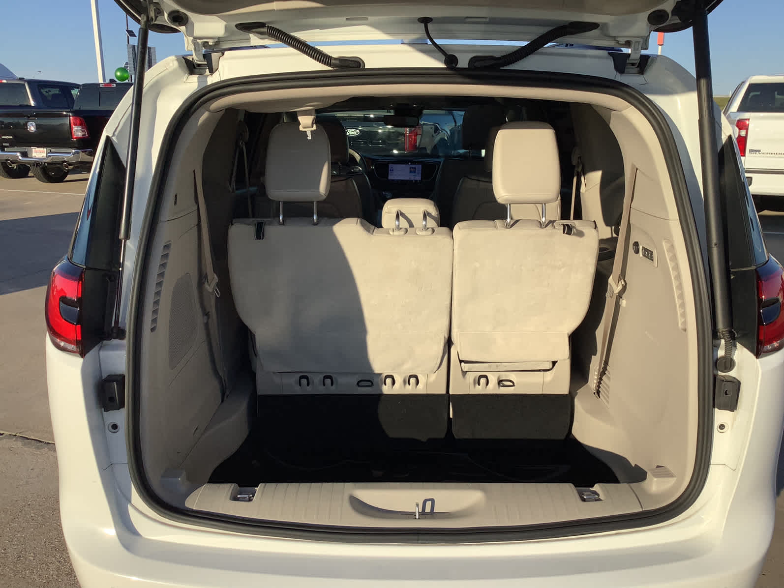 Used Car 2021 Chrysler Pacifica  Limited For Sale Under $30,000 In Waco, Texas