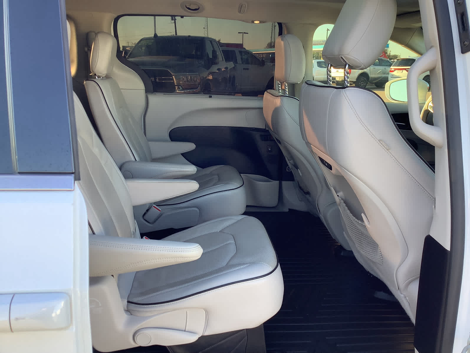 Used Car 2021 Chrysler Pacifica  Limited For Sale Under $30,000 In Waco, Texas