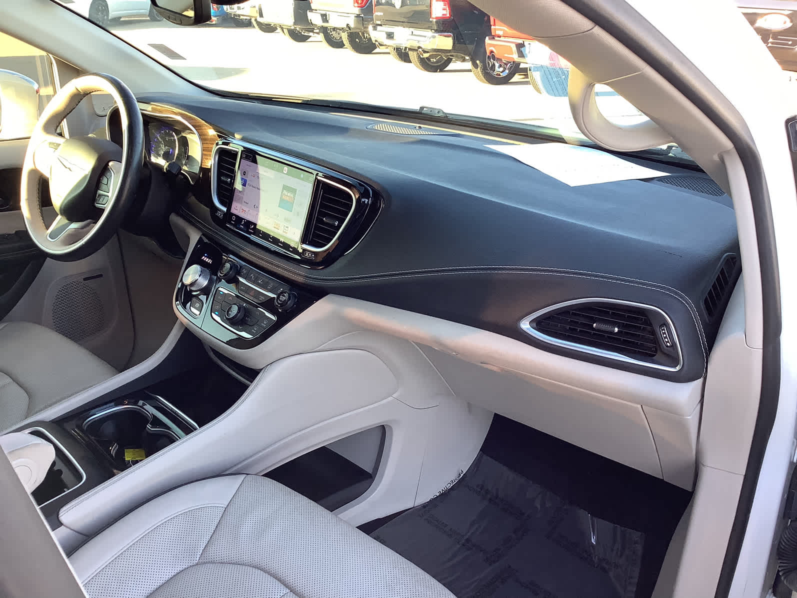 Used Car 2021 Chrysler Pacifica  Limited For Sale Under $30,000 In Waco, Texas