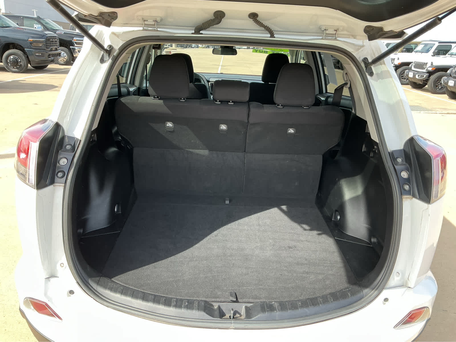 Used Car 2018 Toyota Rav4  Xle For Sale Under $25,000 In Waco, Texas