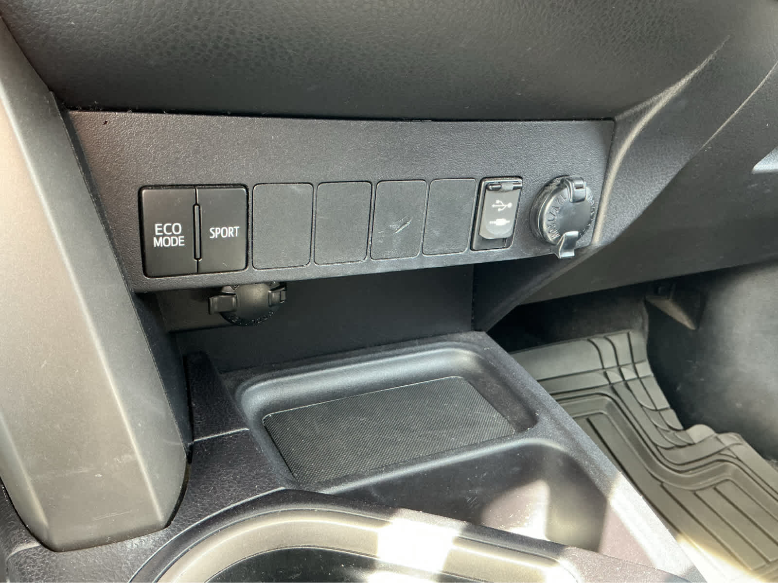 Used Car 2018 Toyota Rav4  Xle For Sale Under $25,000 In Waco, Texas