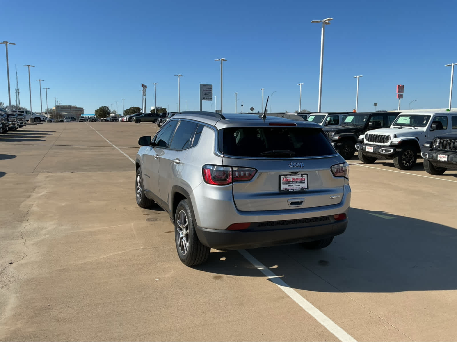 Used Car 2018 Jeep Compass  Latitude W/sun/wheel Pkg For Sale Under $20,000 In Waco, Texas
