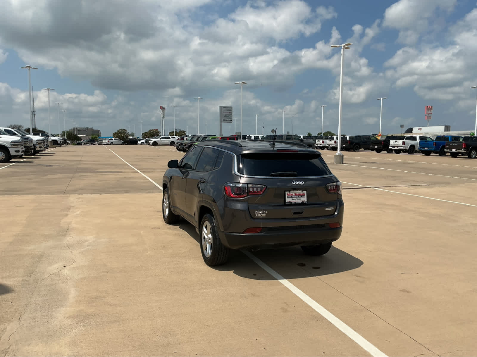 Used Car 2023 Jeep Compass  Latitude For Sale Under $30,000 In Waco, Texas