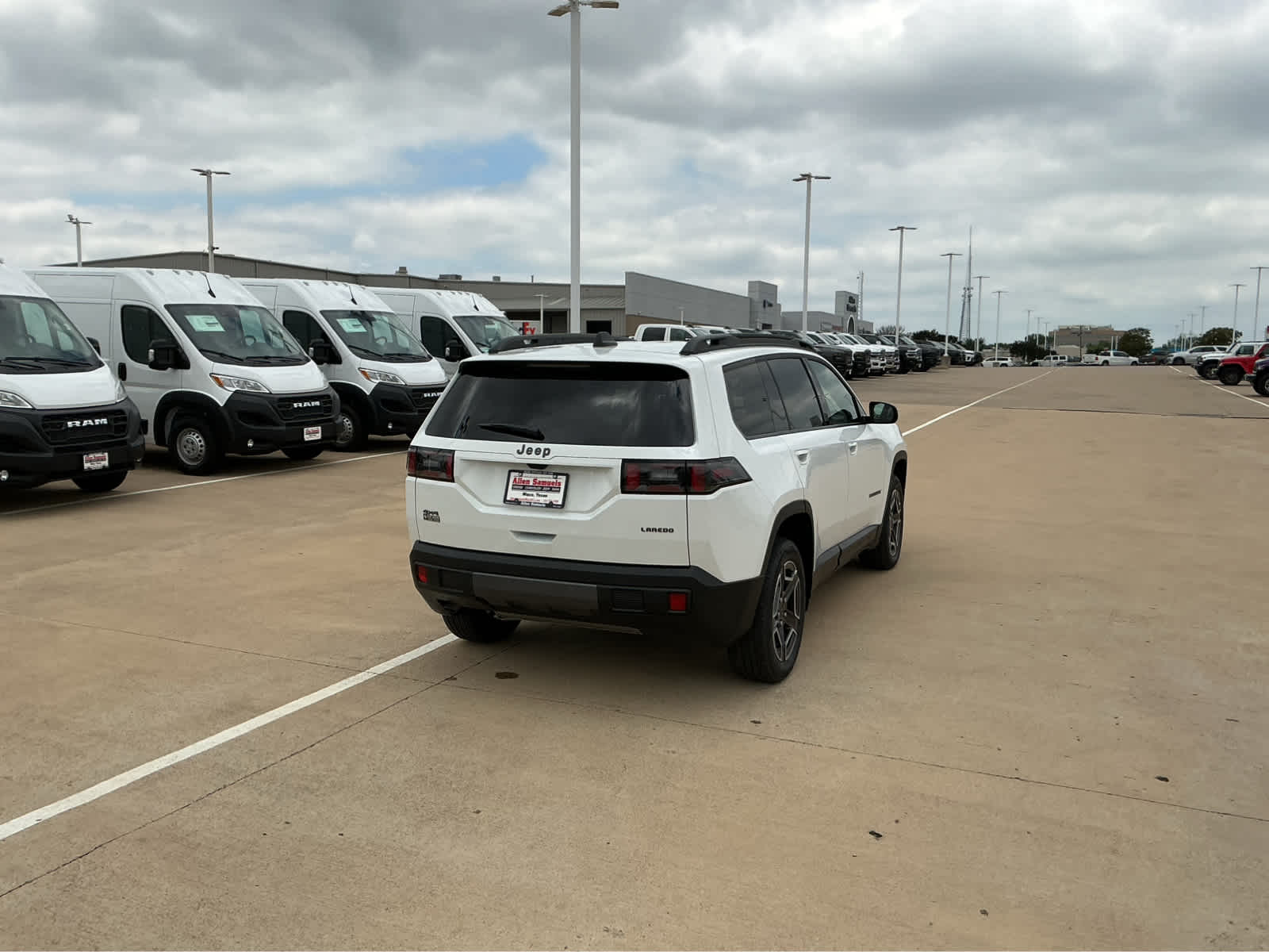 new 2026 Jeep Cherokee car, priced at $40,220