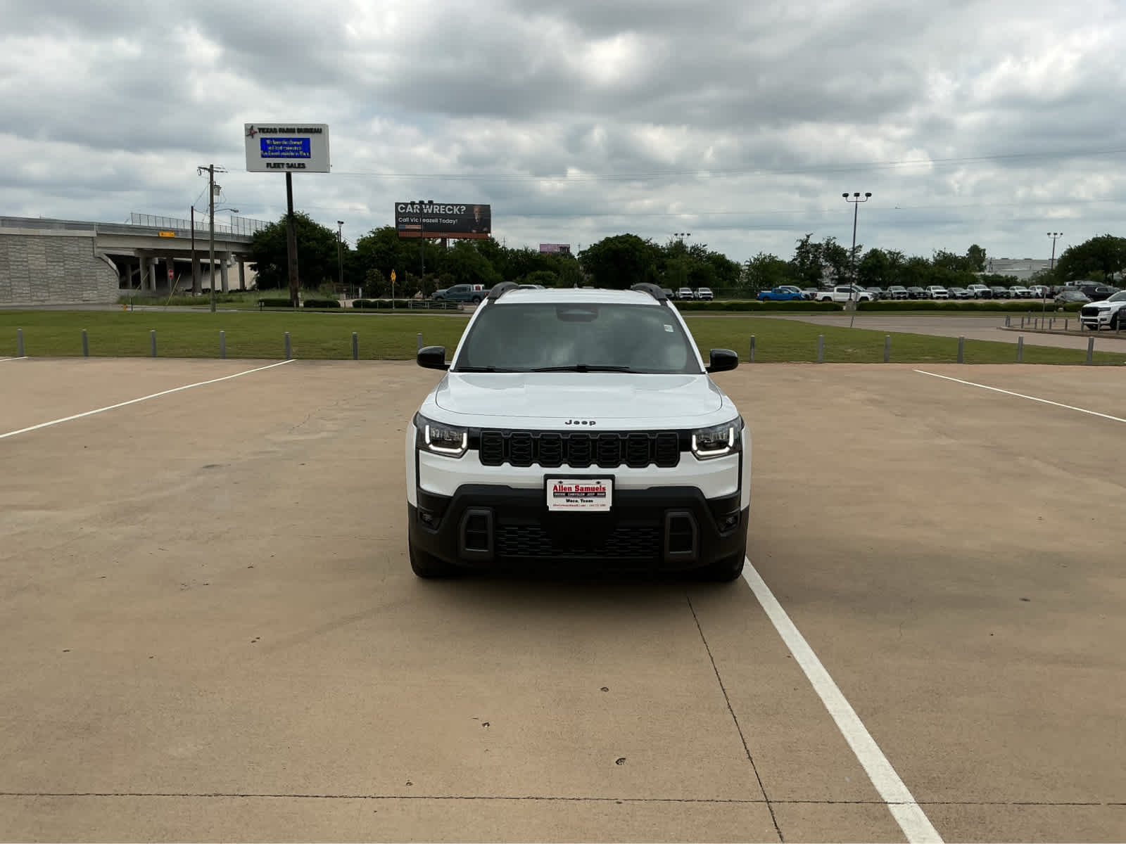 new 2026 Jeep Cherokee car, priced at $40,220