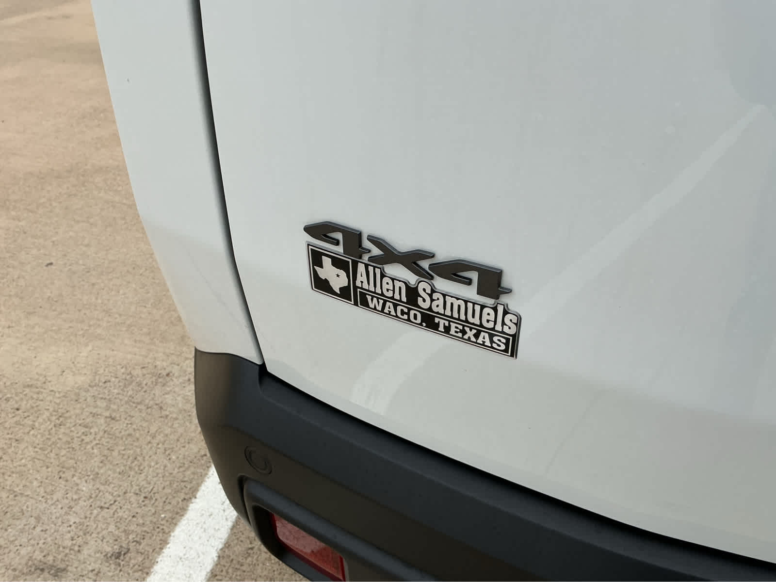new 2026 Jeep Cherokee car, priced at $40,220