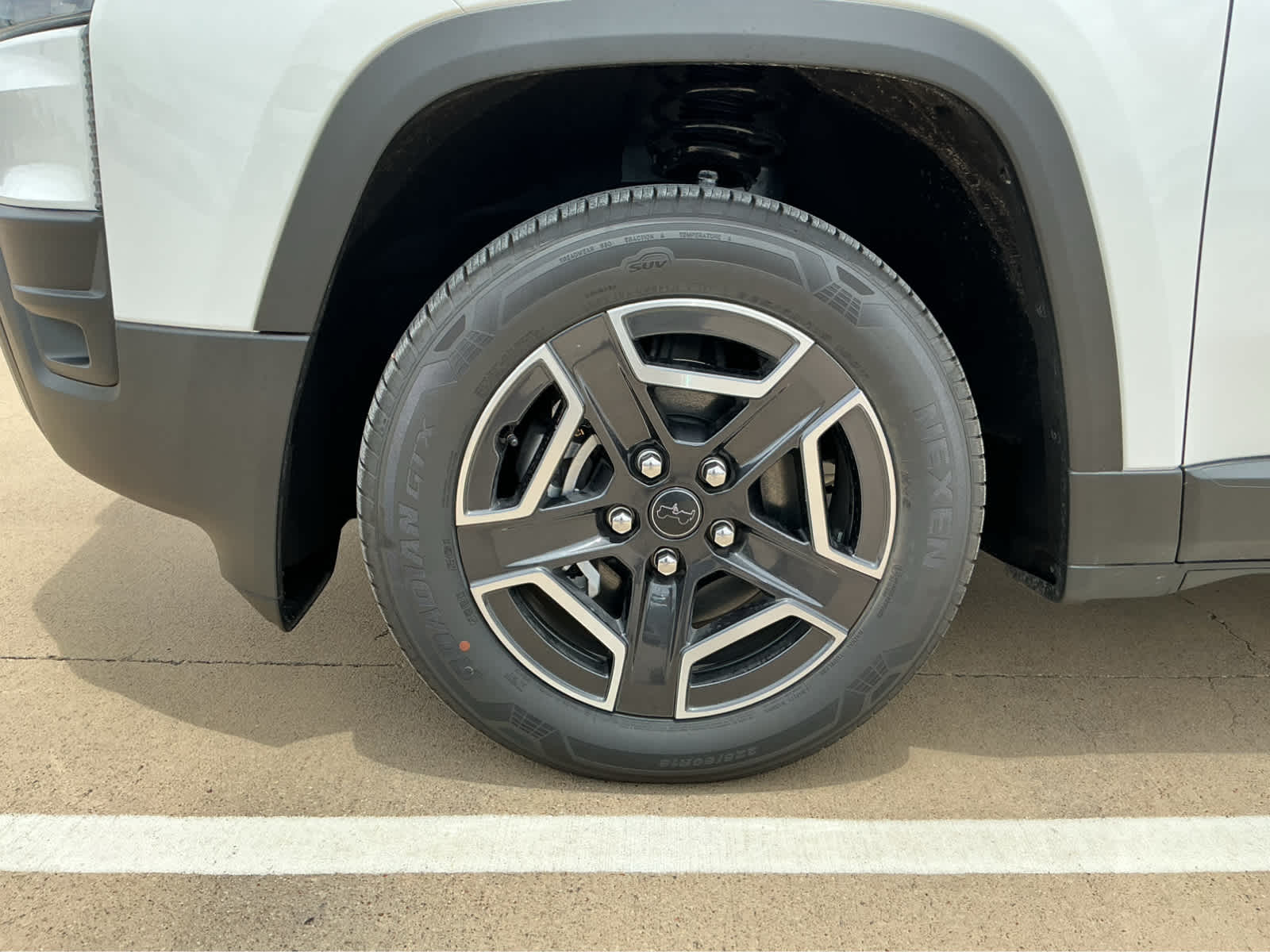 new 2026 Jeep Cherokee car, priced at $40,220