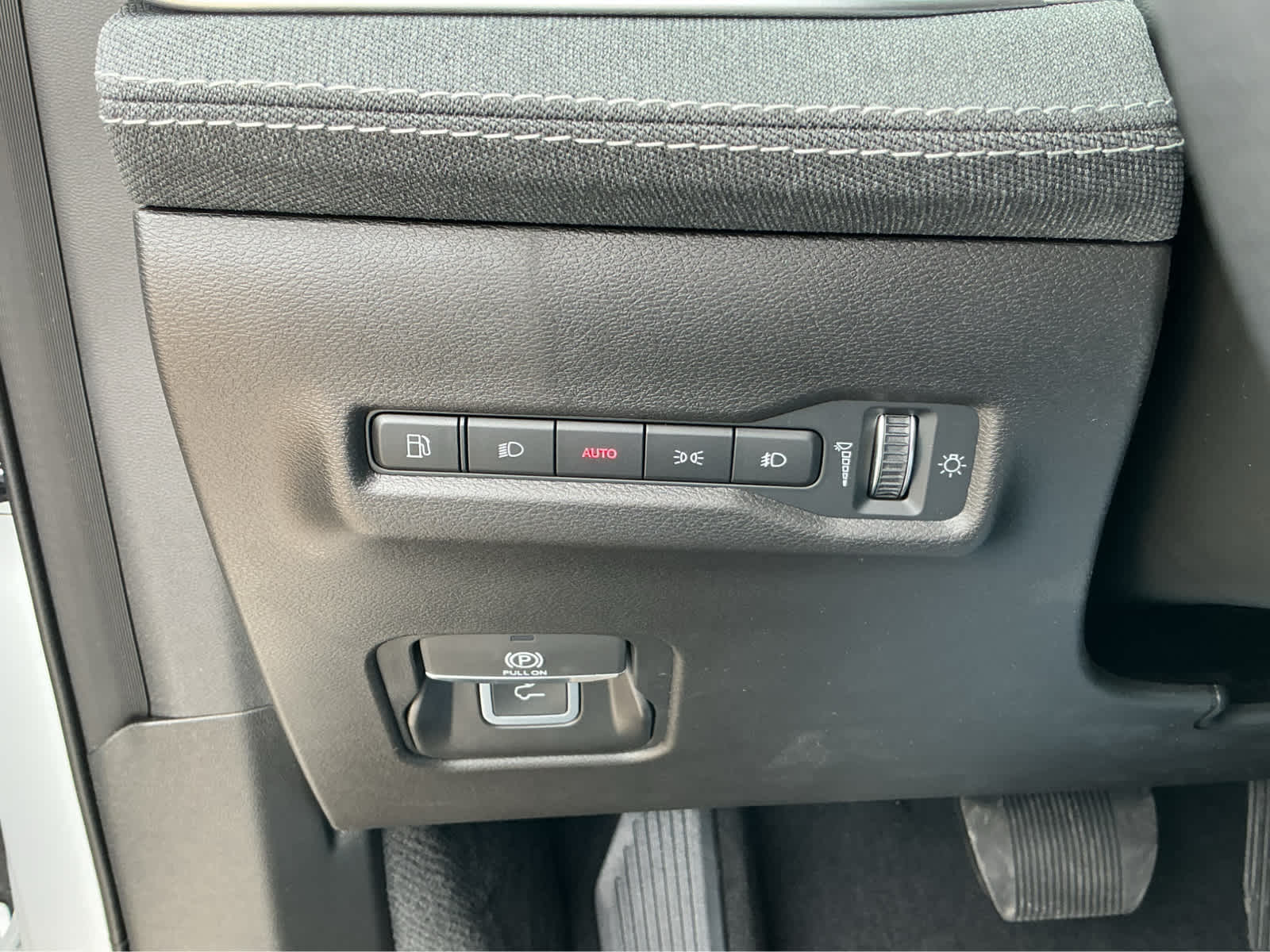 new 2026 Jeep Cherokee car, priced at $40,220