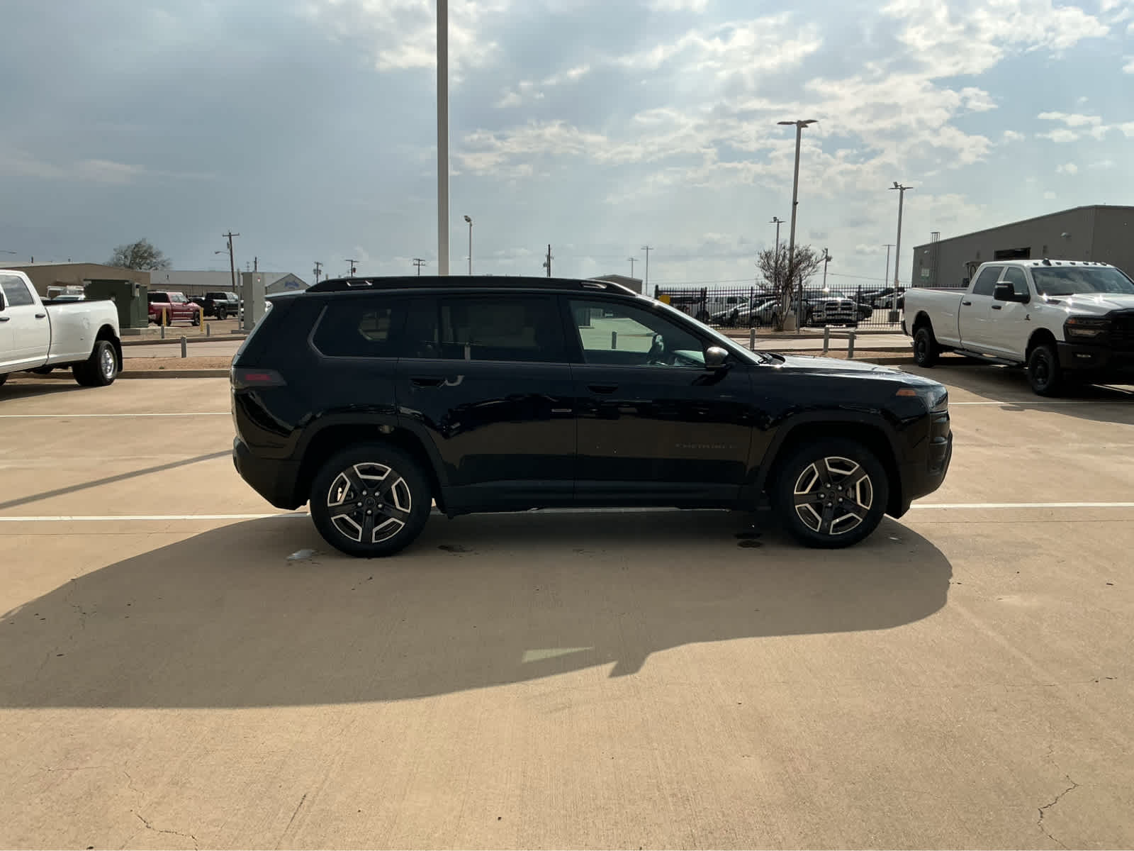 new 2026 Jeep Cherokee car, priced at $41,488
