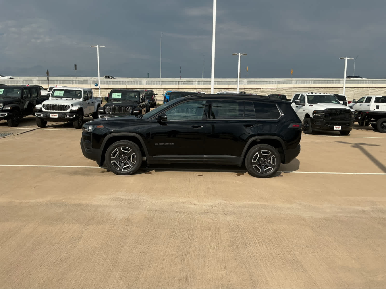 new 2026 Jeep Cherokee car, priced at $41,488