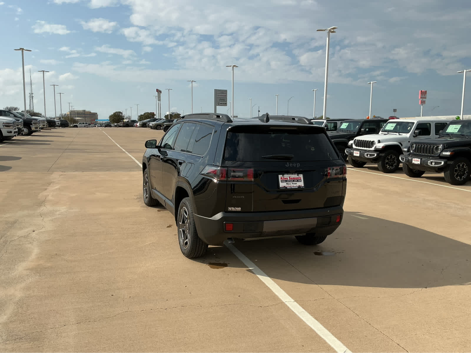 new 2026 Jeep Cherokee car, priced at $41,488