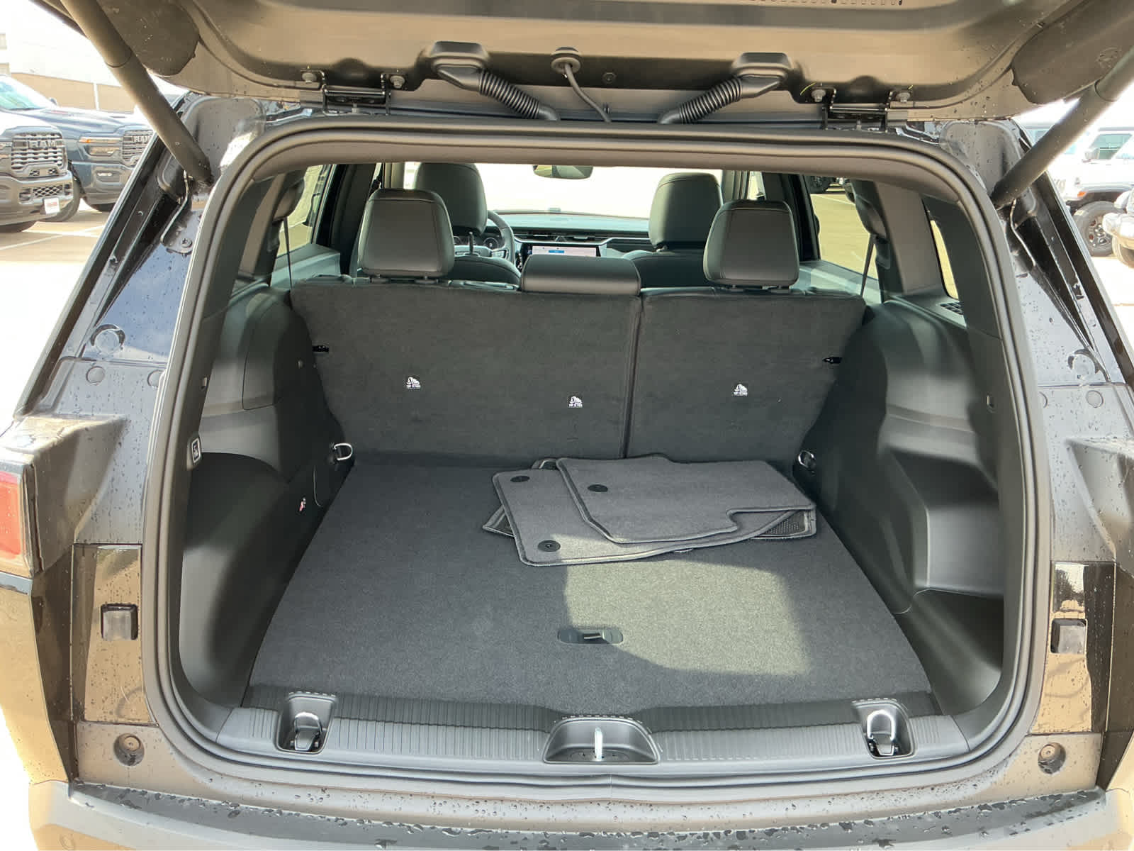 new 2026 Jeep Cherokee car, priced at $41,488