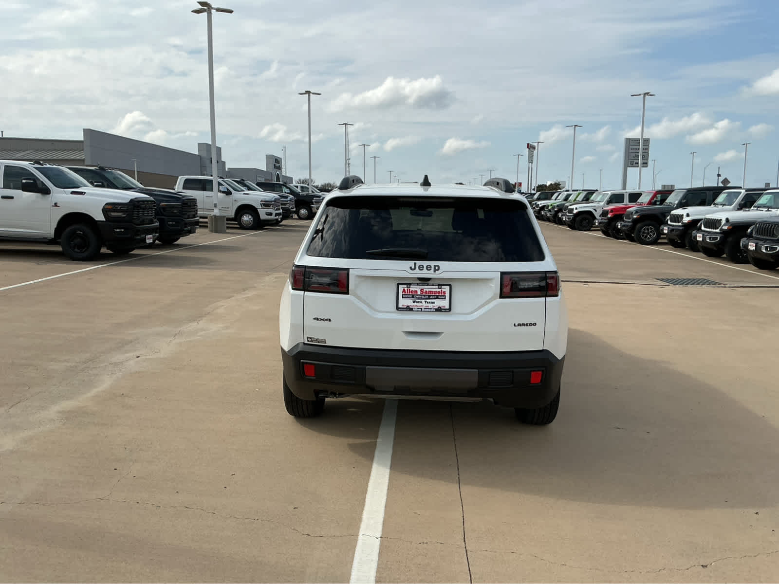new 2026 Jeep Cherokee car, priced at $40,220