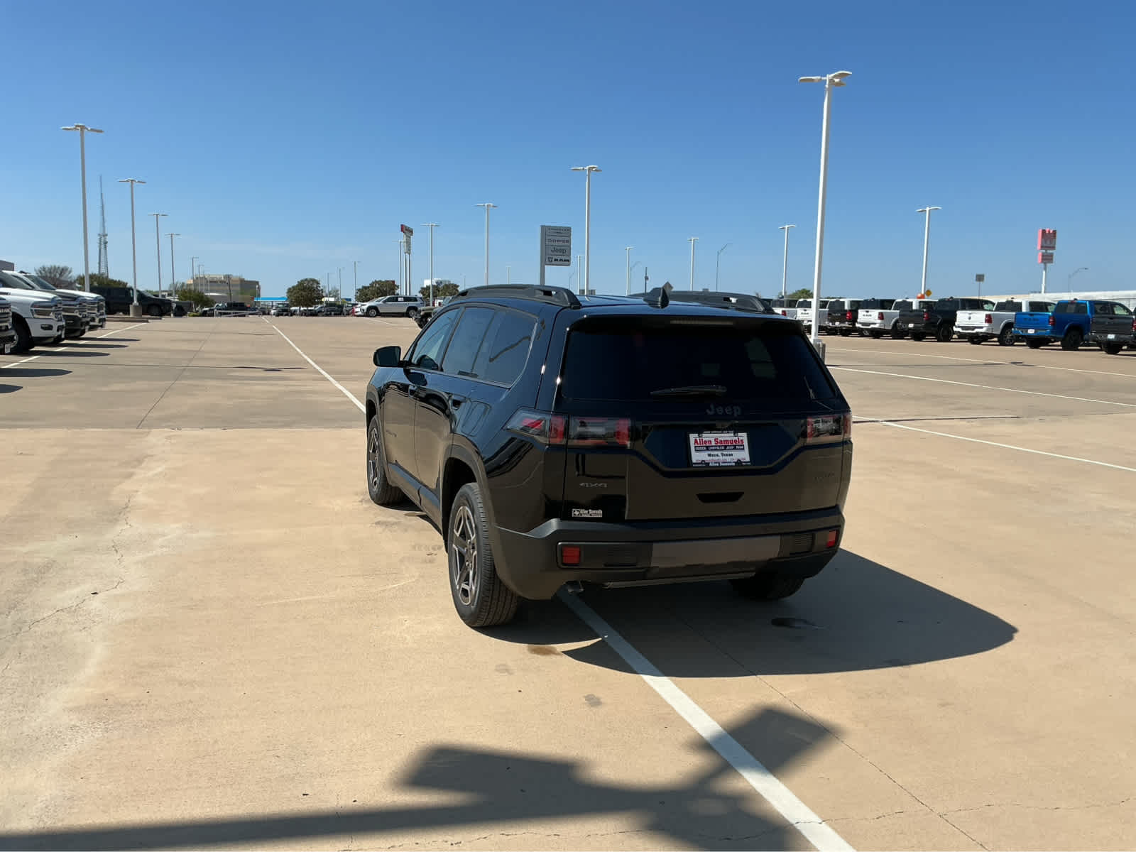new 2026 Jeep Cherokee car, priced at $38,173