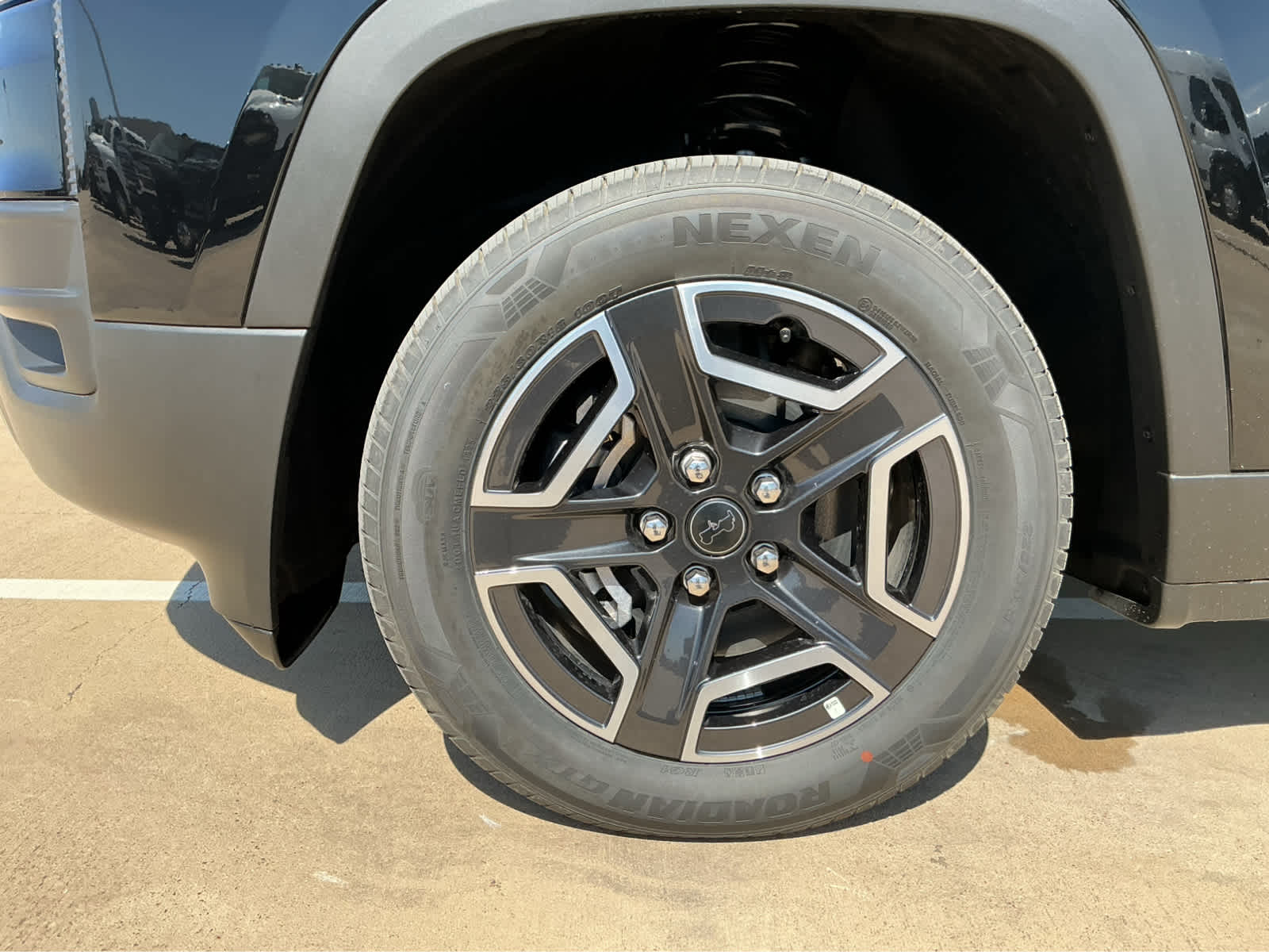 new 2026 Jeep Cherokee car, priced at $38,173